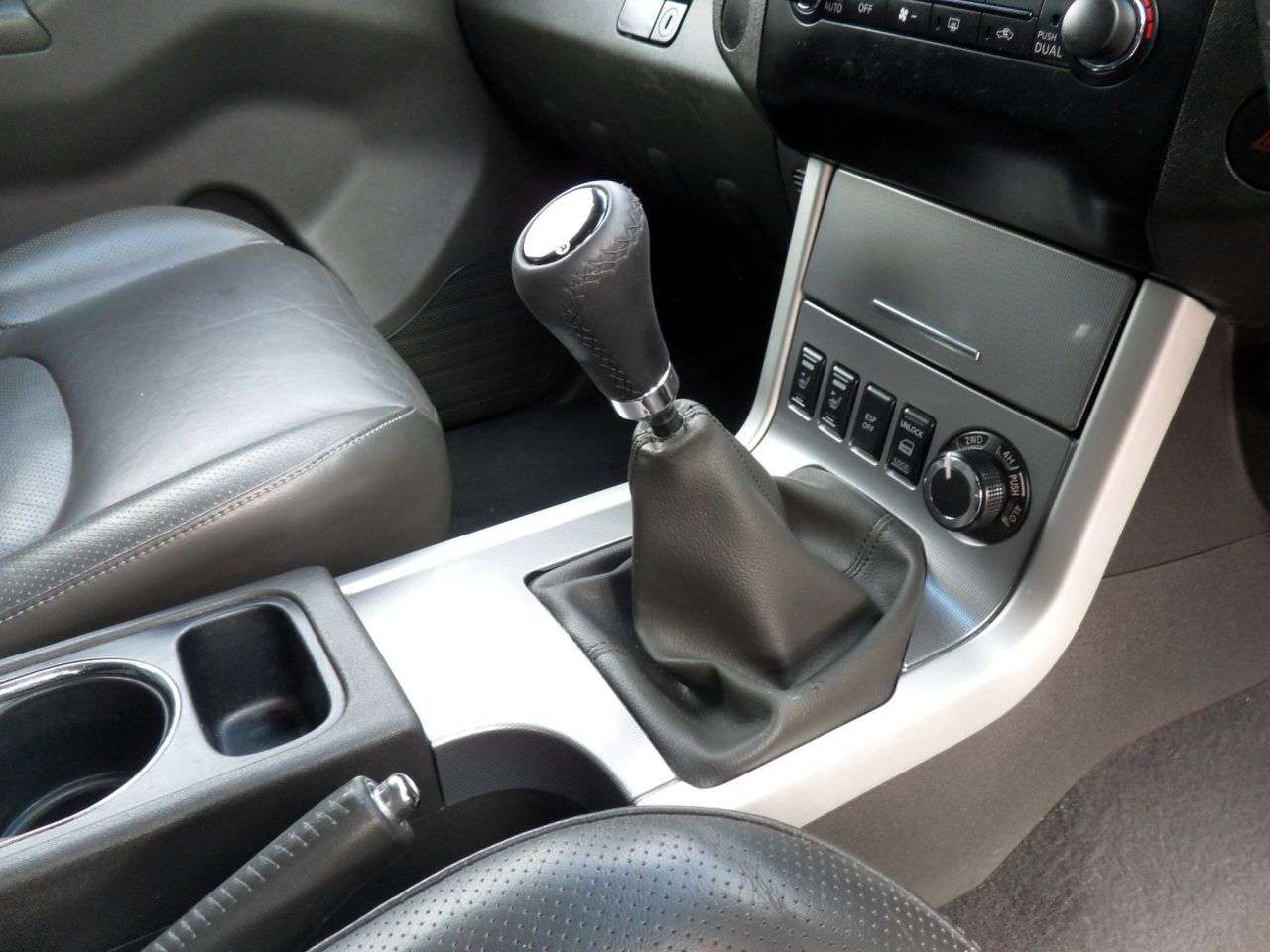 2012 NISSAN NAVARA 2012 NISSAN NAVARA