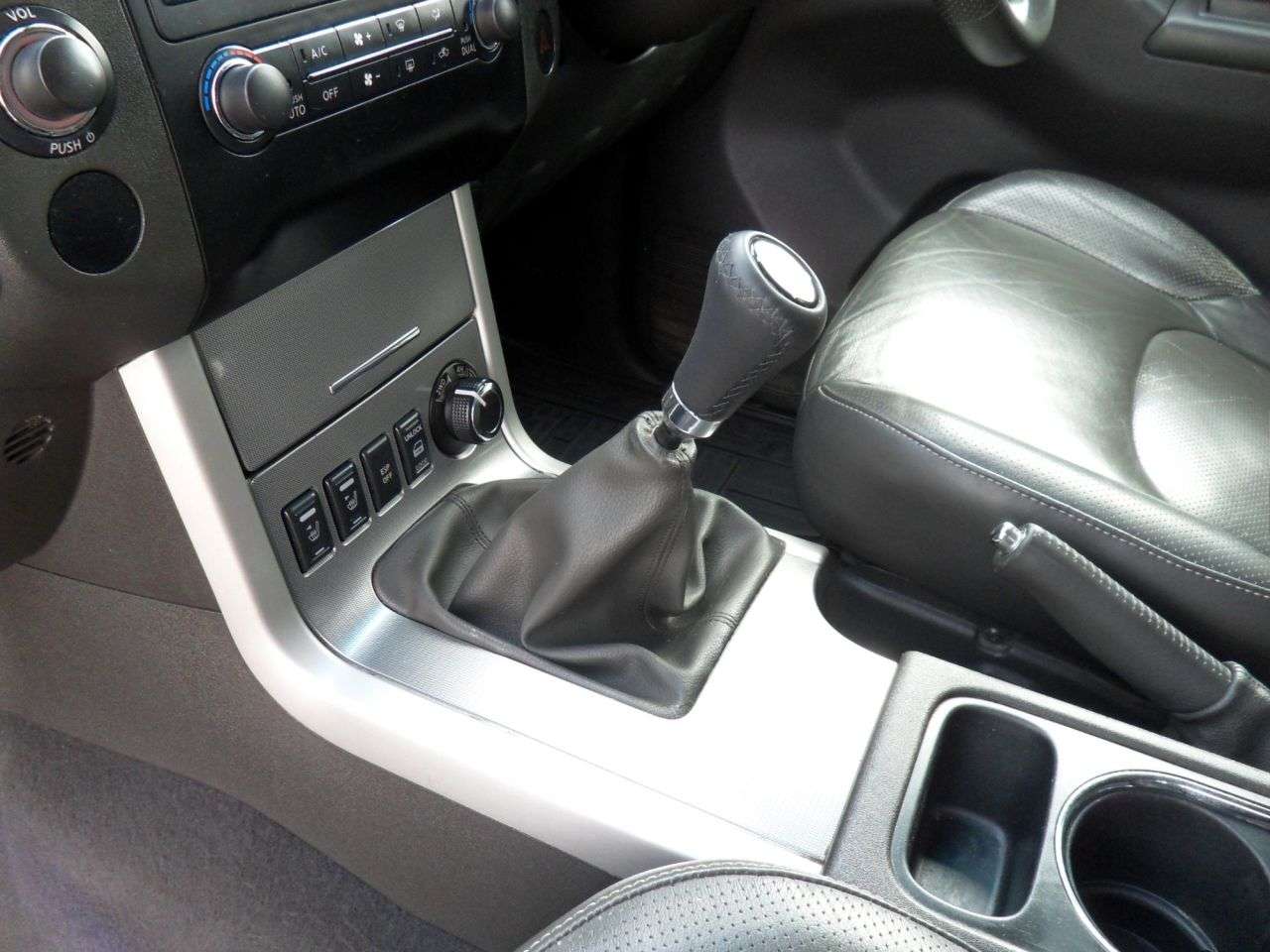 2012 NISSAN NAVARA 2012 NISSAN NAVARA