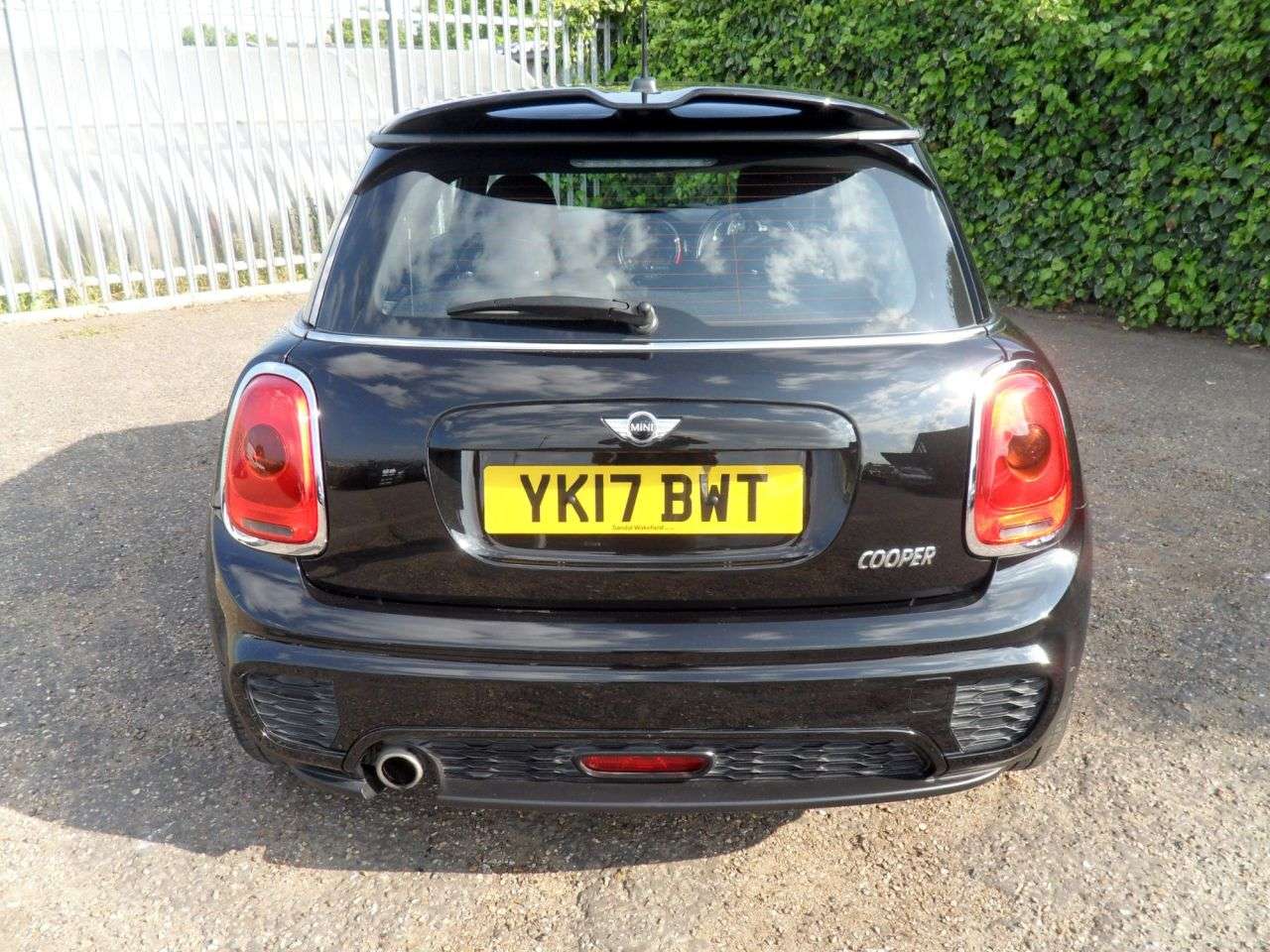 A 2017 MINI HATCH 1.5 Cooper Hatchback 3dr Petrol Manual Euro 6 (s/s) (136 ps) £1700 John Coo A 2017 MINI HATCH 1.5 Cooper Hatchback 3dr Petrol Manual Euro 6 (s/s) (136 ps) £1700 John Coo