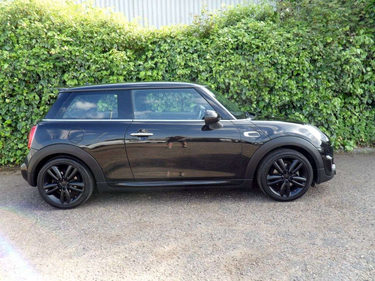 A 2017 MINI HATCH 1.5 Cooper Hatchback 3dr Petrol Manual Euro 6 (s/s) (136 ps) £1700 John Coo A 2017 MINI HATCH 1.5 Cooper Hatchback 3dr Petrol Manual Euro 6 (s/s) (136 ps) £1700 John Coo