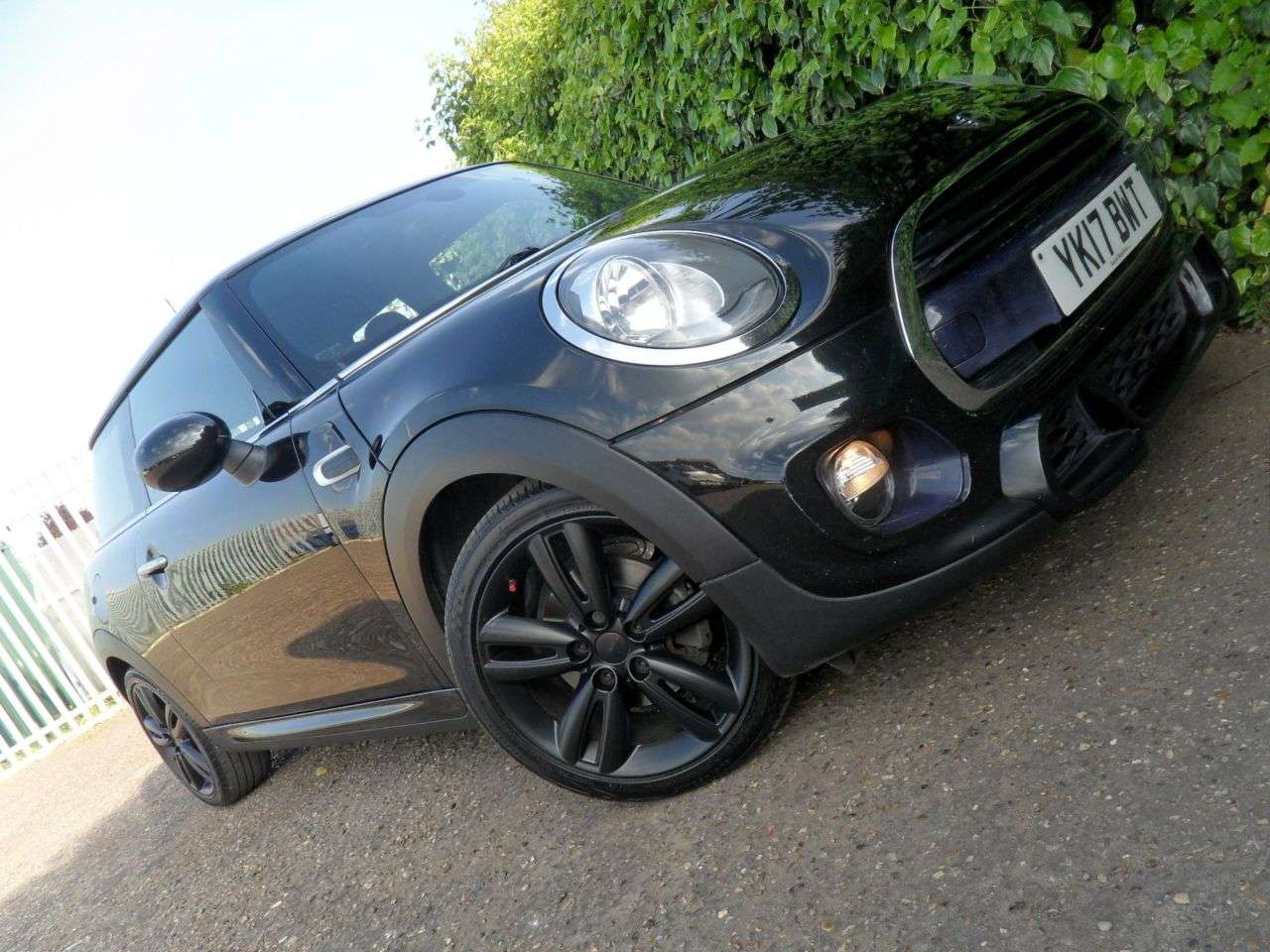 A 2017 MINI HATCH 1.5 Cooper Hatchback 3dr Petrol Manual Euro 6 (s/s) (136 ps) £1700 John Coo A 2017 MINI HATCH 1.5 Cooper Hatchback 3dr Petrol Manual Euro 6 (s/s) (136 ps) £1700 John Coo