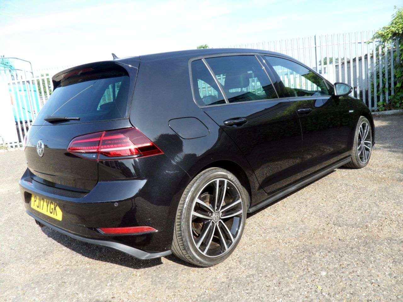 2017 VOLKSWAGEN GOLF 2017 VOLKSWAGEN GOLF