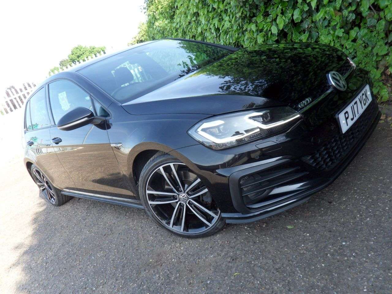 2017 VOLKSWAGEN GOLF 2017 VOLKSWAGEN GOLF