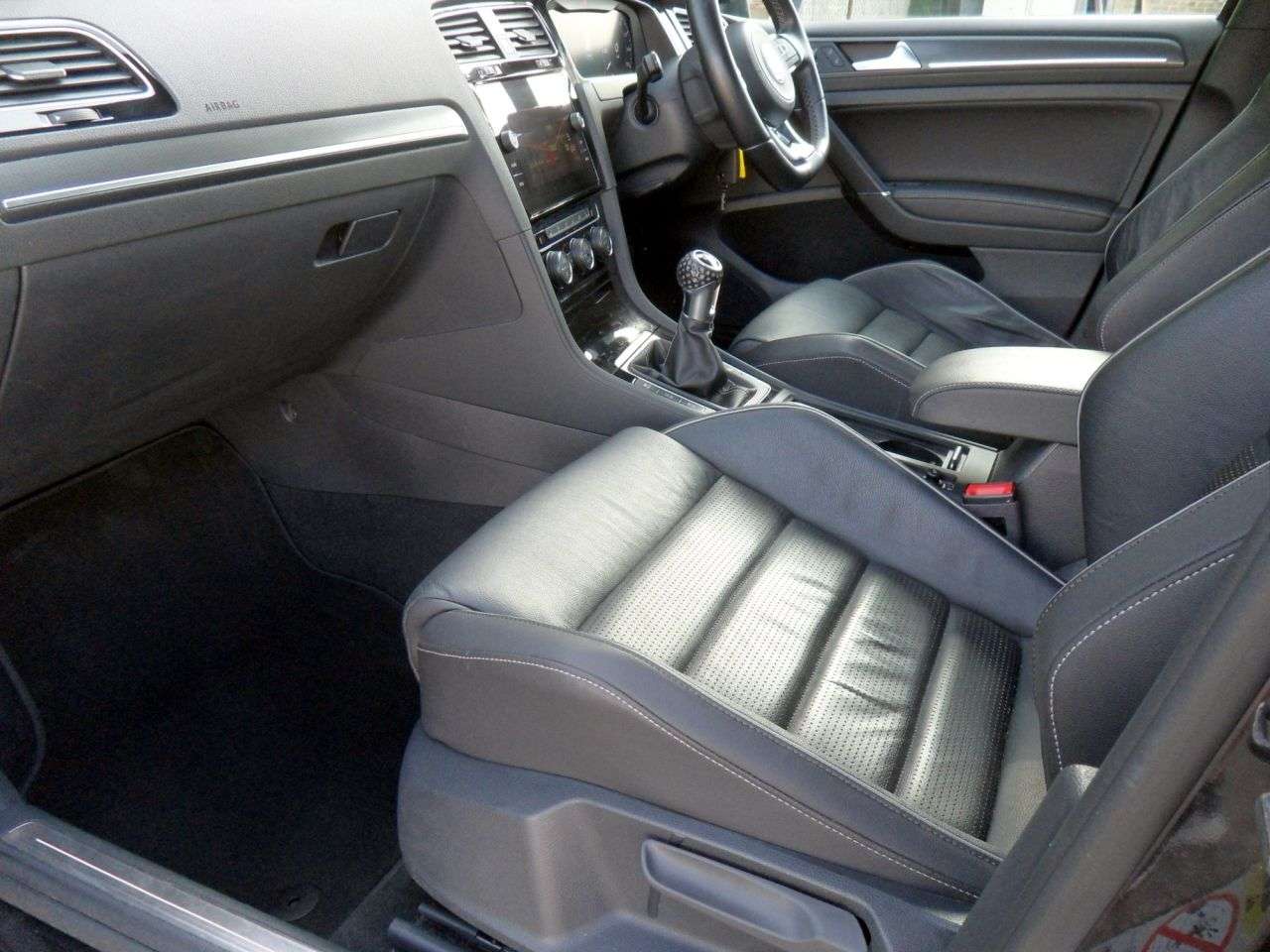 2017 VOLKSWAGEN GOLF 2017 VOLKSWAGEN GOLF