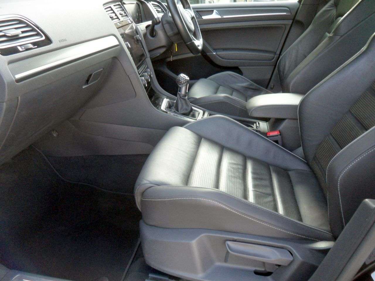 2017 VOLKSWAGEN GOLF 2017 VOLKSWAGEN GOLF
