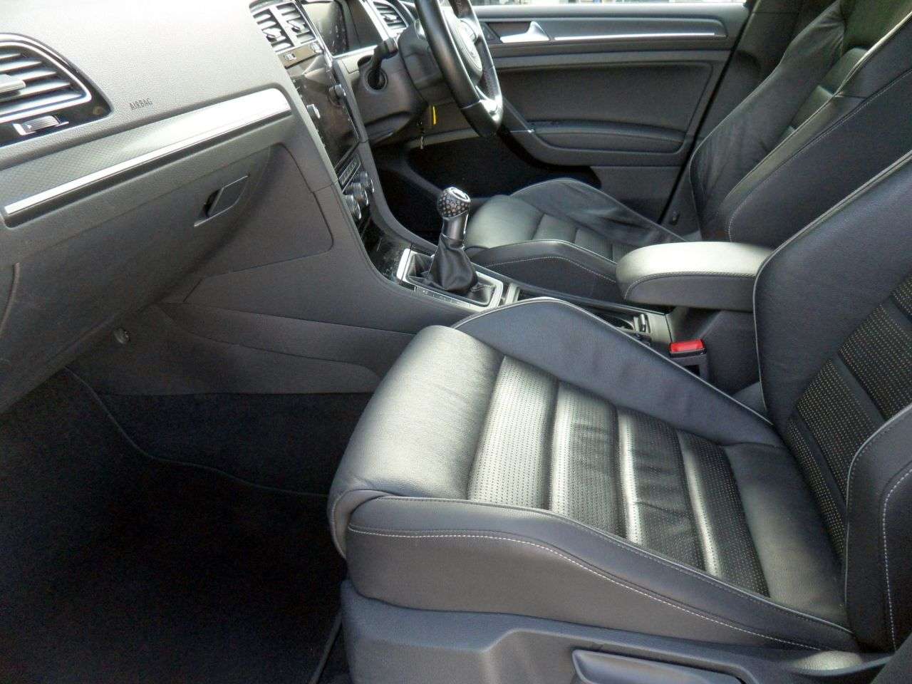 2017 VOLKSWAGEN GOLF 2017 VOLKSWAGEN GOLF