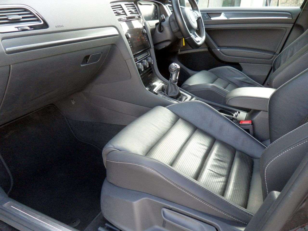 2017 VOLKSWAGEN GOLF 2017 VOLKSWAGEN GOLF
