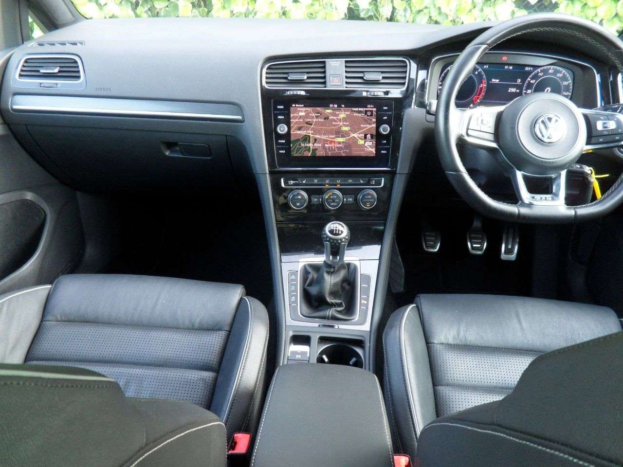 2017 VOLKSWAGEN GOLF 2017 VOLKSWAGEN GOLF