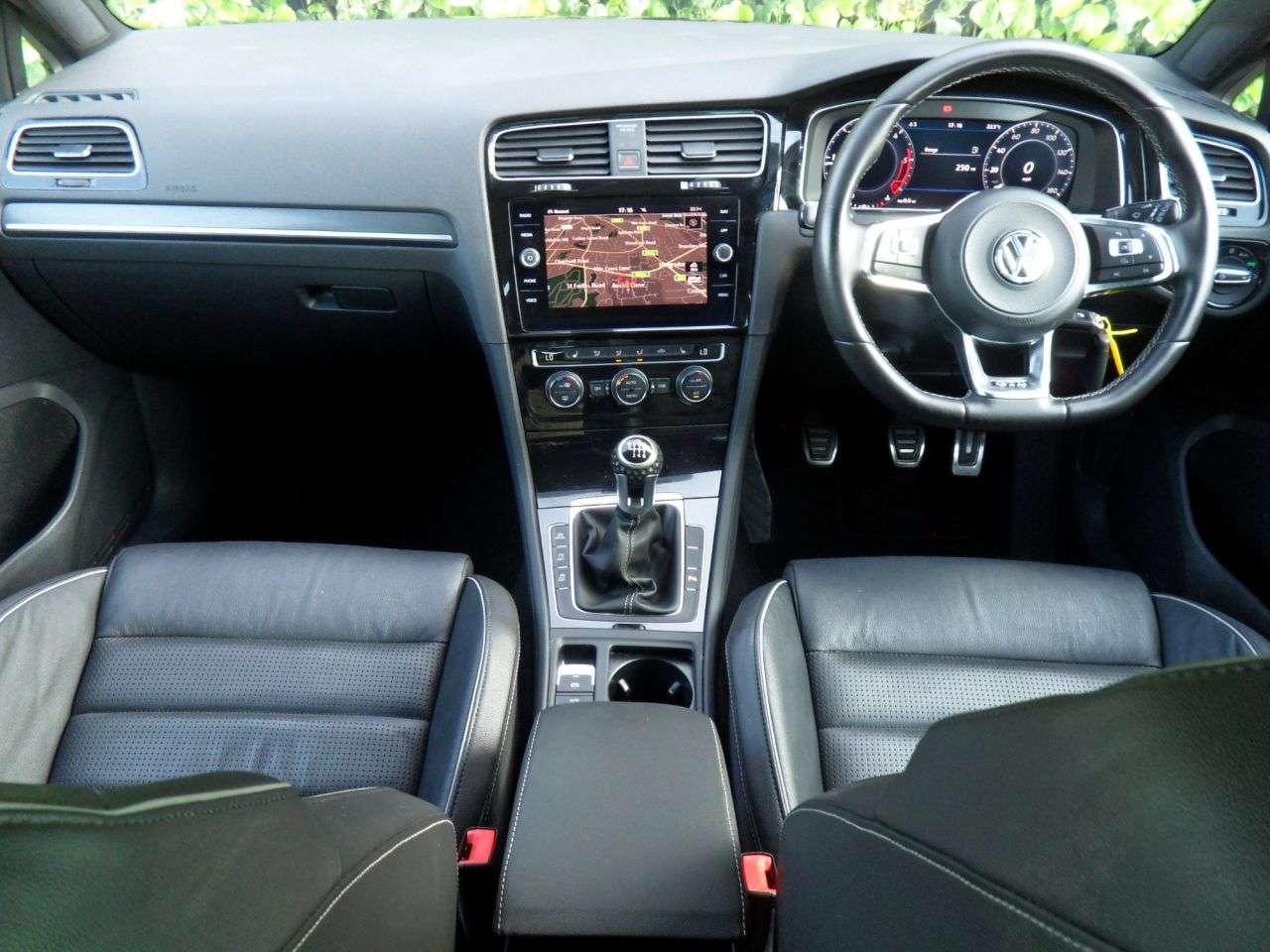 2017 VOLKSWAGEN GOLF 2017 VOLKSWAGEN GOLF