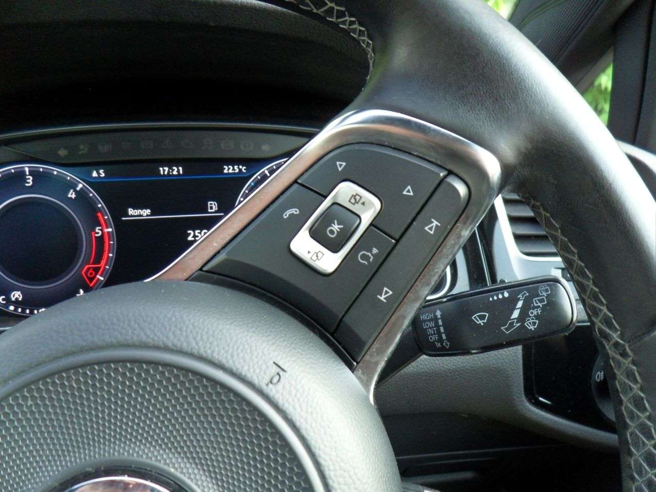 2017 VOLKSWAGEN GOLF 2017 VOLKSWAGEN GOLF
