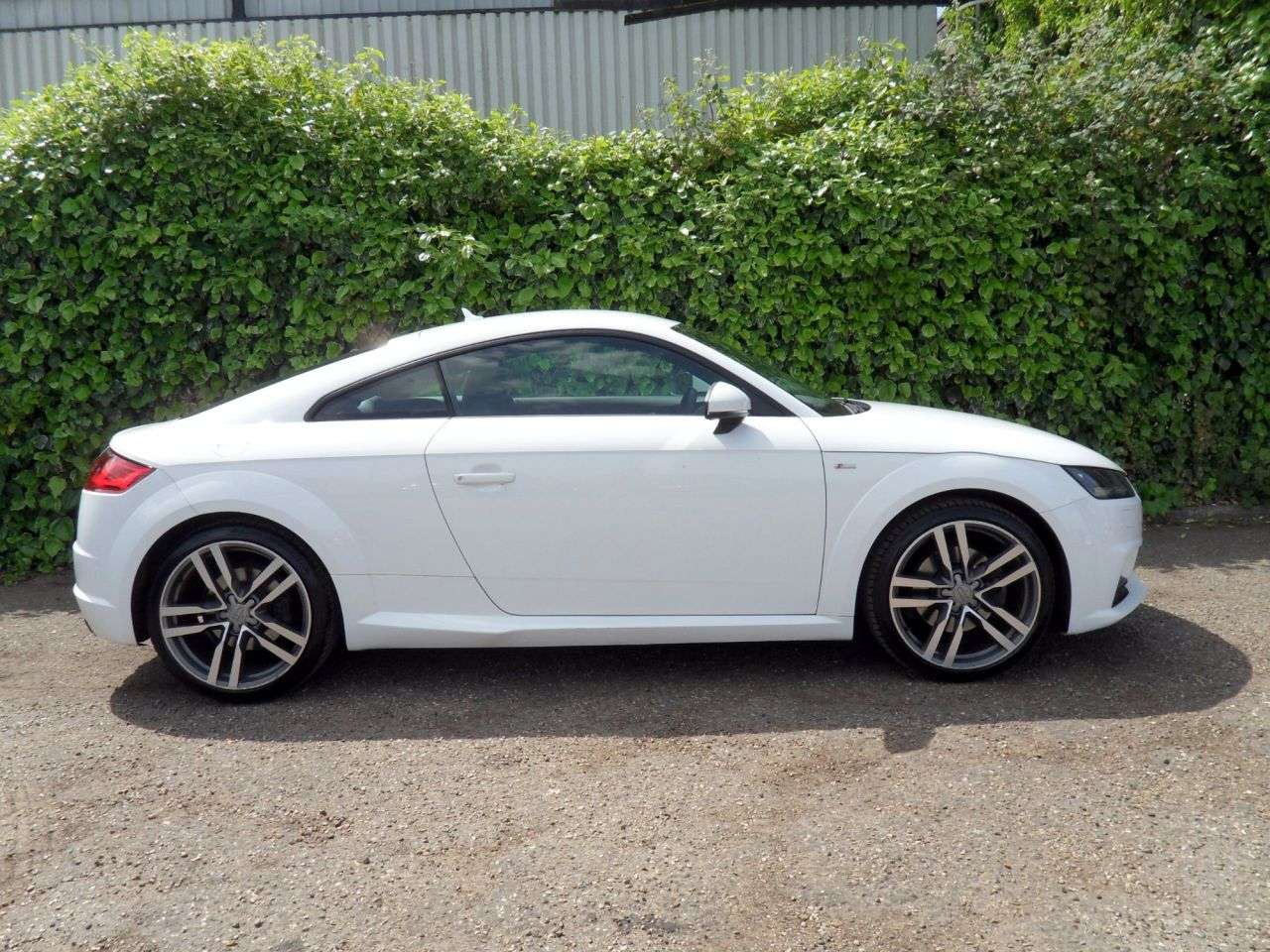 A 2016 AUDI TT 2.0 TFSI S line Coupe 3dr Petrol S Tronic Euro 6 (s/s) (230 ps) 2 Owners FS A 2016 AUDI TT 2.0 TFSI S line Coupe 3dr Petrol S Tronic Euro 6 (s/s) (230 ps) 2 Owners FS