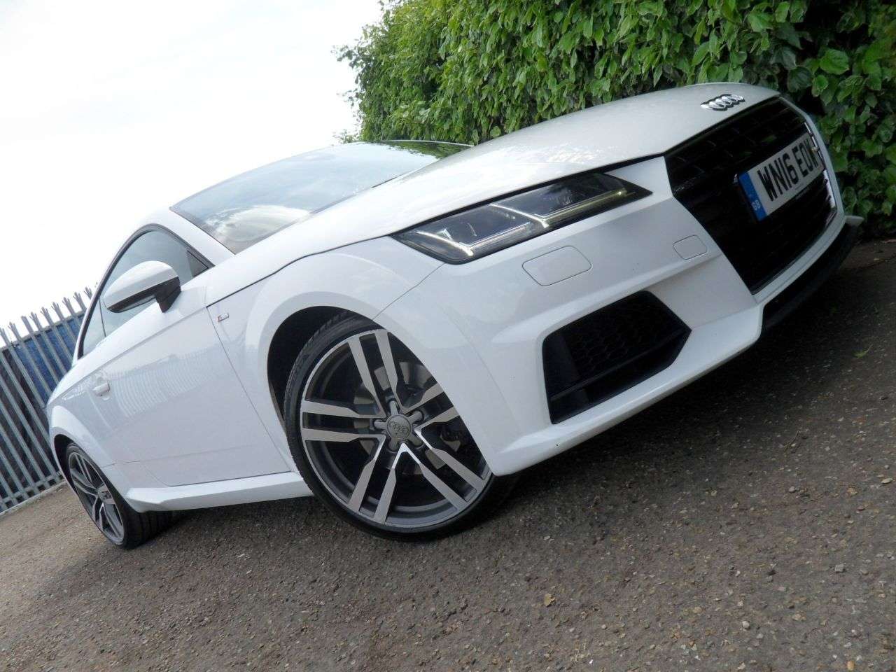 A 2016 AUDI TT 2.0 TFSI S line Coupe 3dr Petrol S Tronic Euro 6 (s/s) (230 ps) 2 Owners FS A 2016 AUDI TT 2.0 TFSI S line Coupe 3dr Petrol S Tronic Euro 6 (s/s) (230 ps) 2 Owners FS