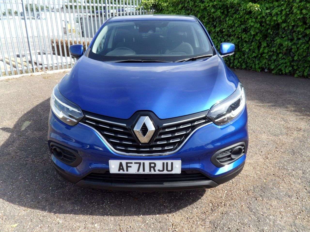 A 2021 RENAULT KADJAR 1.3 TCe Iconic SUV 5dr Petrol Manual Euro 6 (s/s) (140 ps) Local Owner Full A 2021 RENAULT KADJAR 1.3 TCe Iconic SUV 5dr Petrol Manual Euro 6 (s/s) (140 ps) Local Owner Full