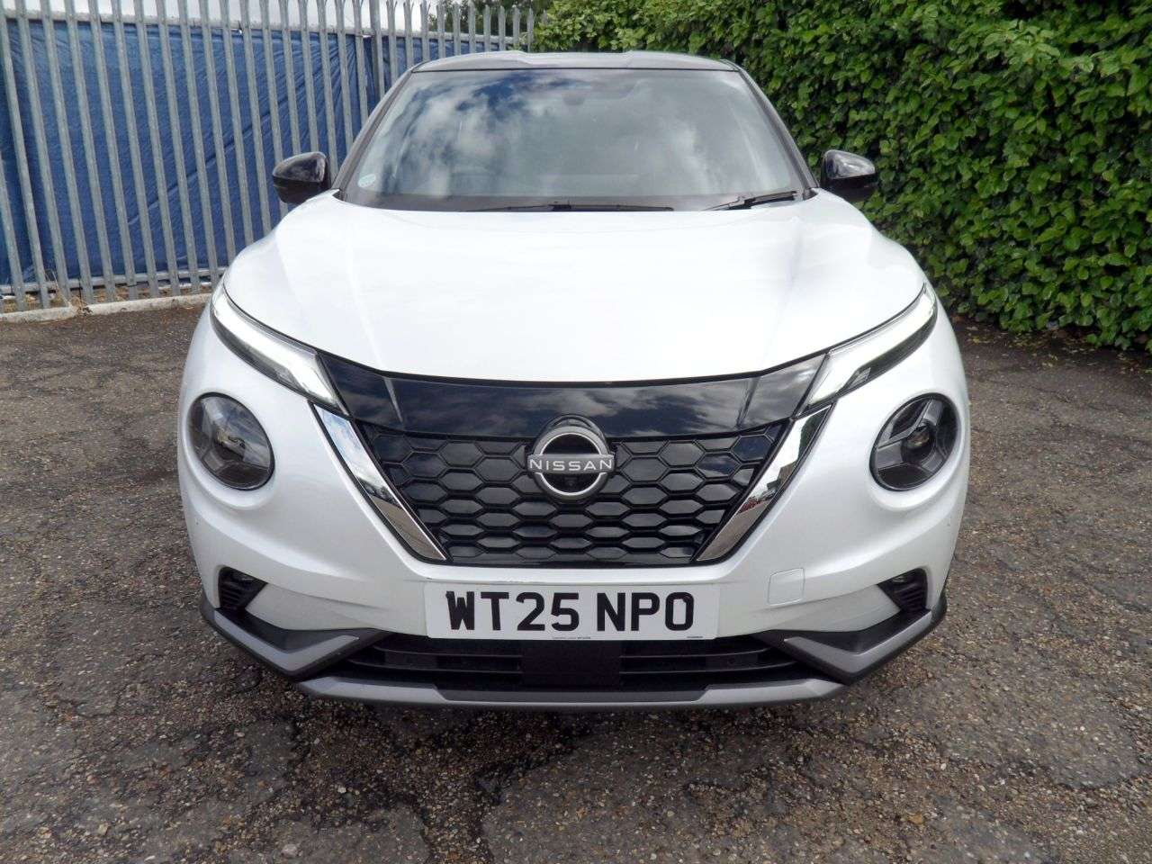 A 2025 NISSAN JUKE 1.6 Tekna+ SUV 5dr Petrol Hybrid Auto Euro 6 (143 ps) Pearl White - Nissan A 2025 NISSAN JUKE 1.6 Tekna+ SUV 5dr Petrol Hybrid Auto Euro 6 (143 ps) Pearl White - Nissan
