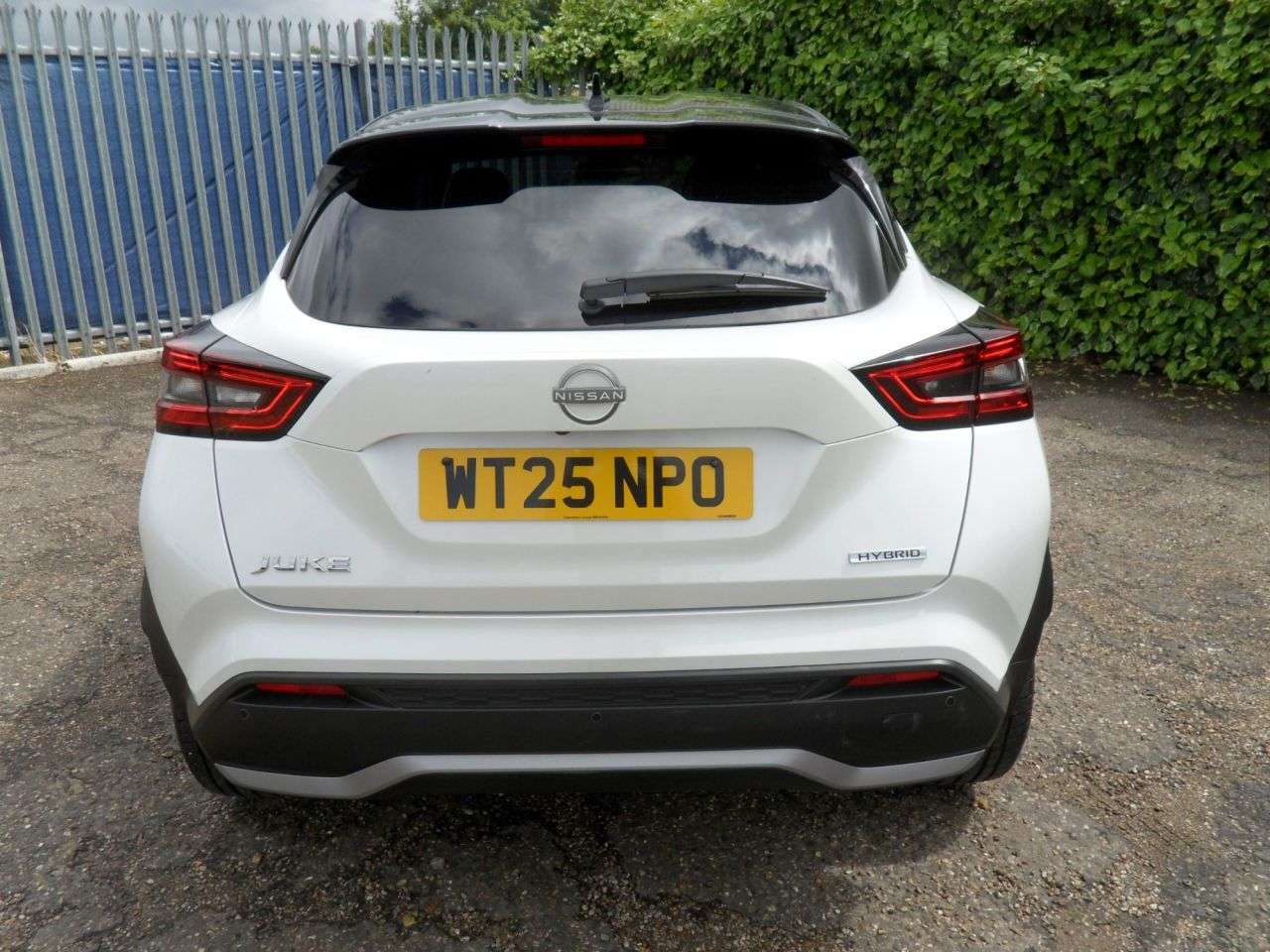A 2025 NISSAN JUKE 1.6 Tekna+ SUV 5dr Petrol Hybrid Auto Euro 6 (143 ps) Pearl White - Nissan A 2025 NISSAN JUKE 1.6 Tekna+ SUV 5dr Petrol Hybrid Auto Euro 6 (143 ps) Pearl White - Nissan