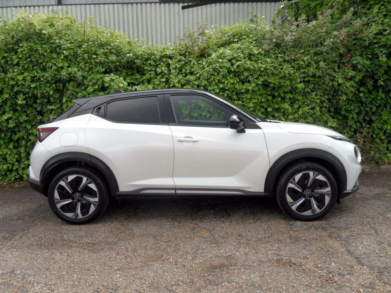 A 2025 NISSAN JUKE 1.6 Tekna+ SUV 5dr Petrol Hybrid Auto Euro 6 (143 ps) Pearl White - Nissan A 2025 NISSAN JUKE 1.6 Tekna+ SUV 5dr Petrol Hybrid Auto Euro 6 (143 ps) Pearl White - Nissan