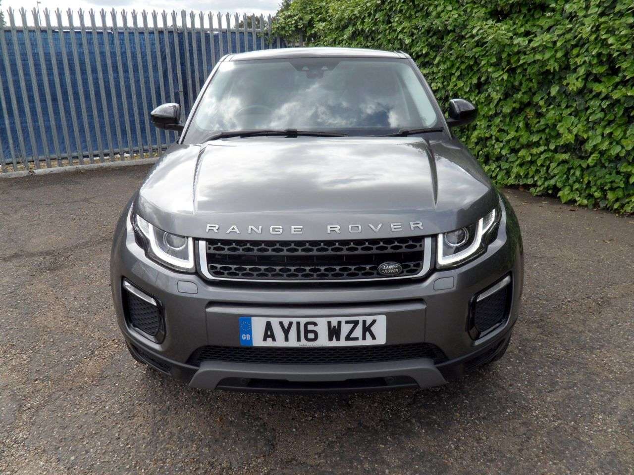 A 2016 LAND ROVER RANGE ROVER EVOQUE 2.0 TD4 SE Tech SUV 5dr Diesel Auto 4WD Euro 6 (s/s) (180 ps) 8 Services 20 A 2016 LAND ROVER RANGE ROVER EVOQUE 2.0 TD4 SE Tech SUV 5dr Diesel Auto 4WD Euro 6 (s/s) (180 ps) 8 Services 20