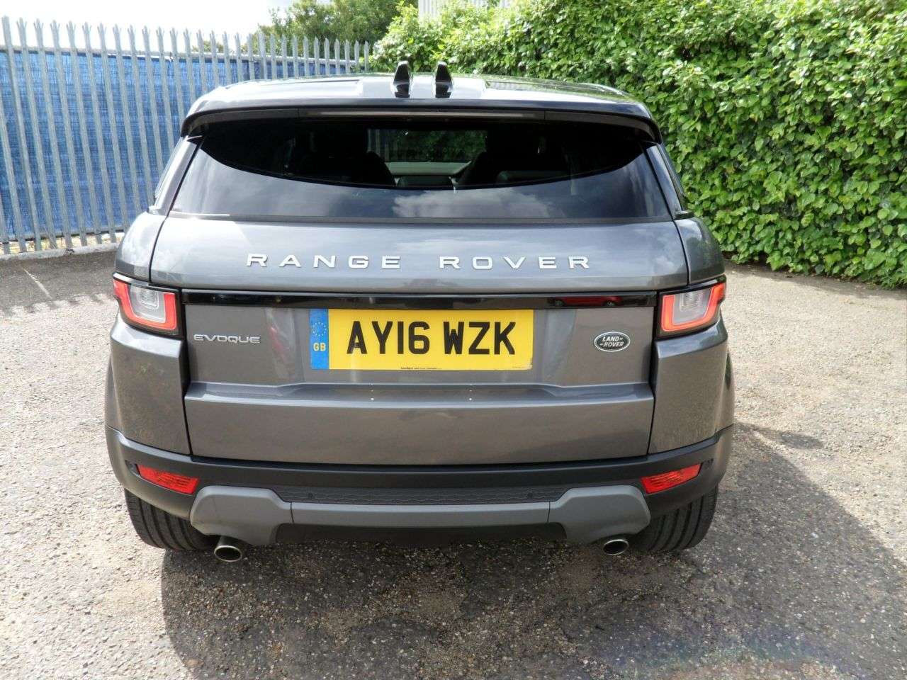 A 2016 LAND ROVER RANGE ROVER EVOQUE 2.0 TD4 SE Tech SUV 5dr Diesel Auto 4WD Euro 6 (s/s) (180 ps) 8 Services 20 A 2016 LAND ROVER RANGE ROVER EVOQUE 2.0 TD4 SE Tech SUV 5dr Diesel Auto 4WD Euro 6 (s/s) (180 ps) 8 Services 20