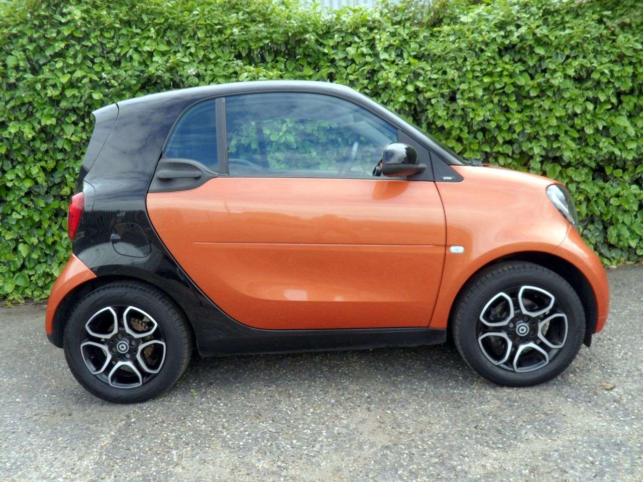 A 2016 SMART FORTWO 0.9T Prime (Premium Plus) Coupe 2dr Petrol Twinamic Euro 6 (s/s) (90 ps) Lo A 2016 SMART FORTWO 0.9T Prime (Premium Plus) Coupe 2dr Petrol Twinamic Euro 6 (s/s) (90 ps) Lo