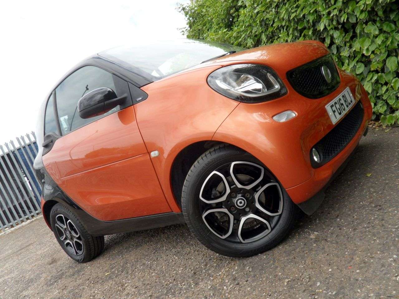 A 2016 SMART FORTWO 0.9T Prime (Premium Plus) Coupe 2dr Petrol Twinamic Euro 6 (s/s) (90 ps) Lo A 2016 SMART FORTWO 0.9T Prime (Premium Plus) Coupe 2dr Petrol Twinamic Euro 6 (s/s) (90 ps) Lo