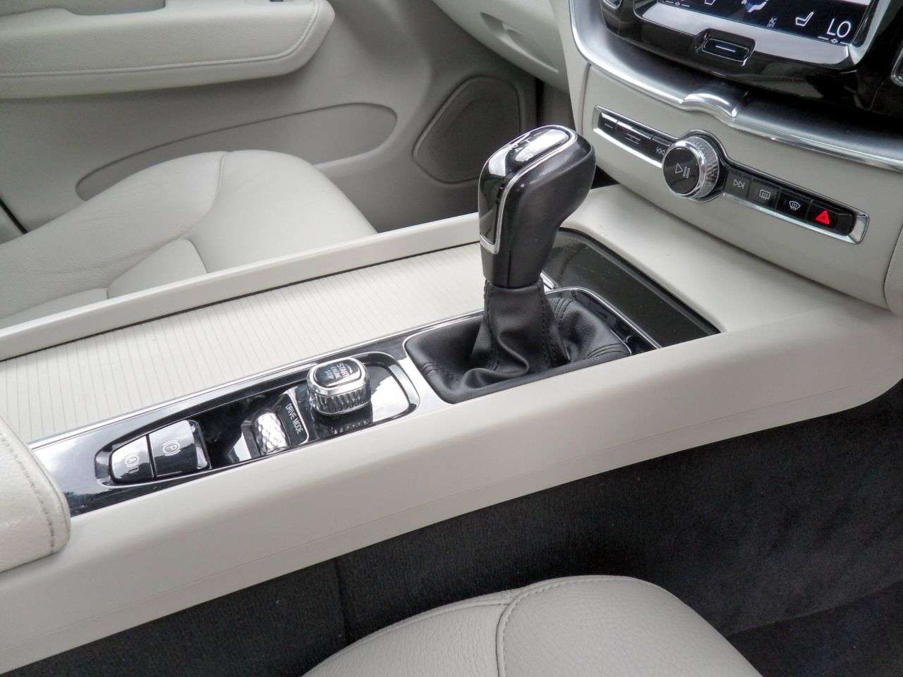 2018 VOLVO XC60 2018 VOLVO XC60