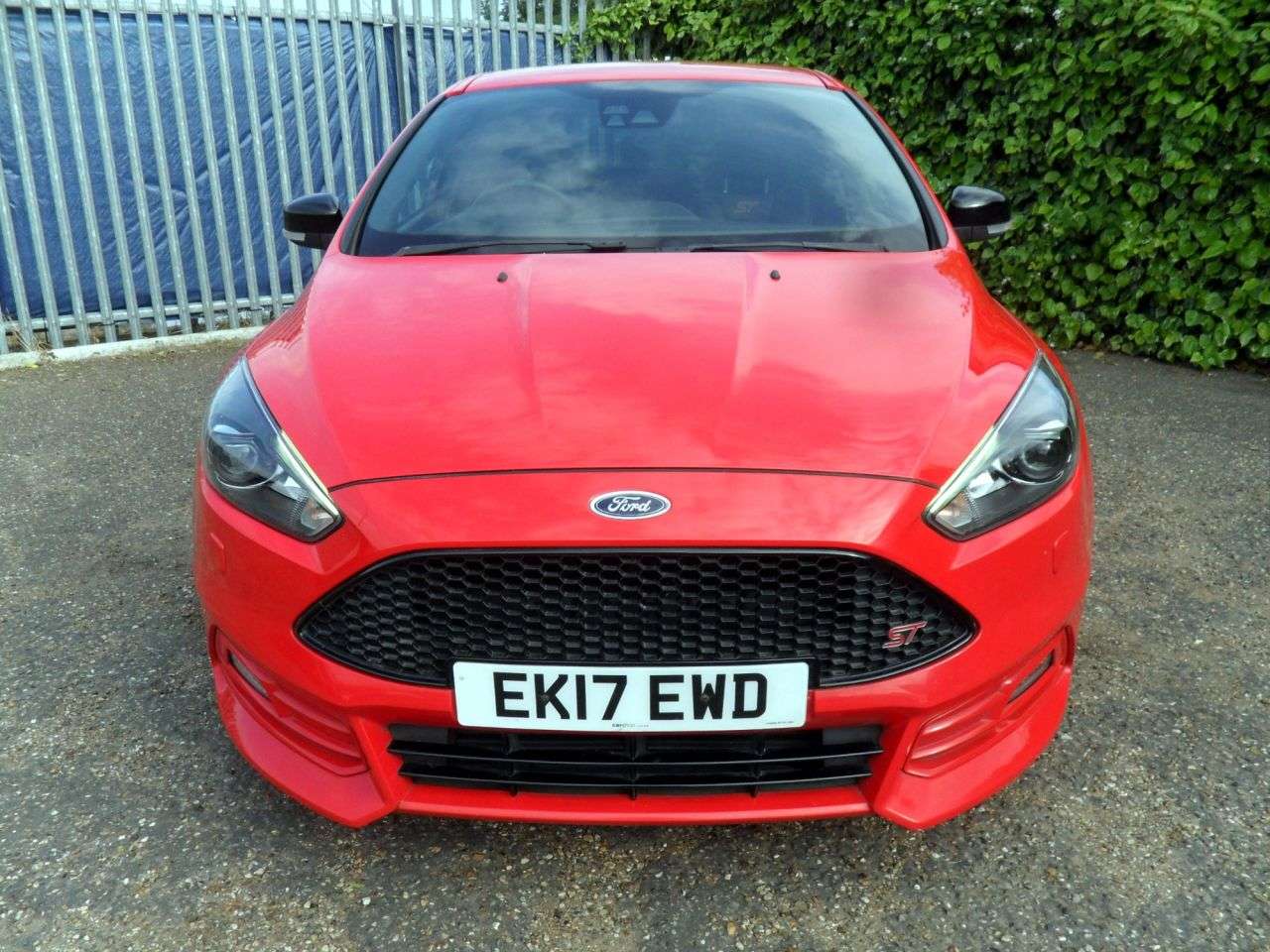 A 2017 FORD FOCUS 2.0T EcoBoost ST-3 Hatchback 5dr Petrol Manual Euro 6 (s/s) (250 ps) FullHi A 2017 FORD FOCUS 2.0T EcoBoost ST-3 Hatchback 5dr Petrol Manual Euro 6 (s/s) (250 ps) FullHi