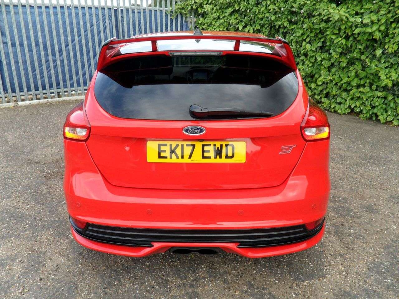 A 2017 FORD FOCUS 2.0T EcoBoost ST-3 Hatchback 5dr Petrol Manual Euro 6 (s/s) (250 ps) FullHi A 2017 FORD FOCUS 2.0T EcoBoost ST-3 Hatchback 5dr Petrol Manual Euro 6 (s/s) (250 ps) FullHi