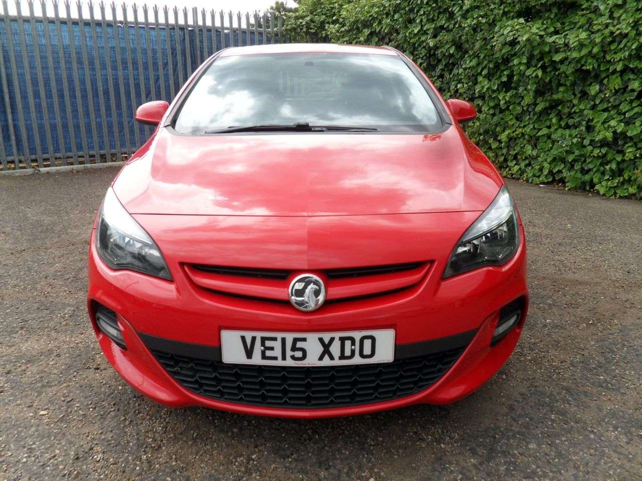 A 2015 VAUXHALL ASTRA 1.6i Tech Line GT Hatchback 5dr Petrol Manual Euro 6 (115 ps) Power Red Air A 2015 VAUXHALL ASTRA 1.6i Tech Line GT Hatchback 5dr Petrol Manual Euro 6 (115 ps) Power Red Air