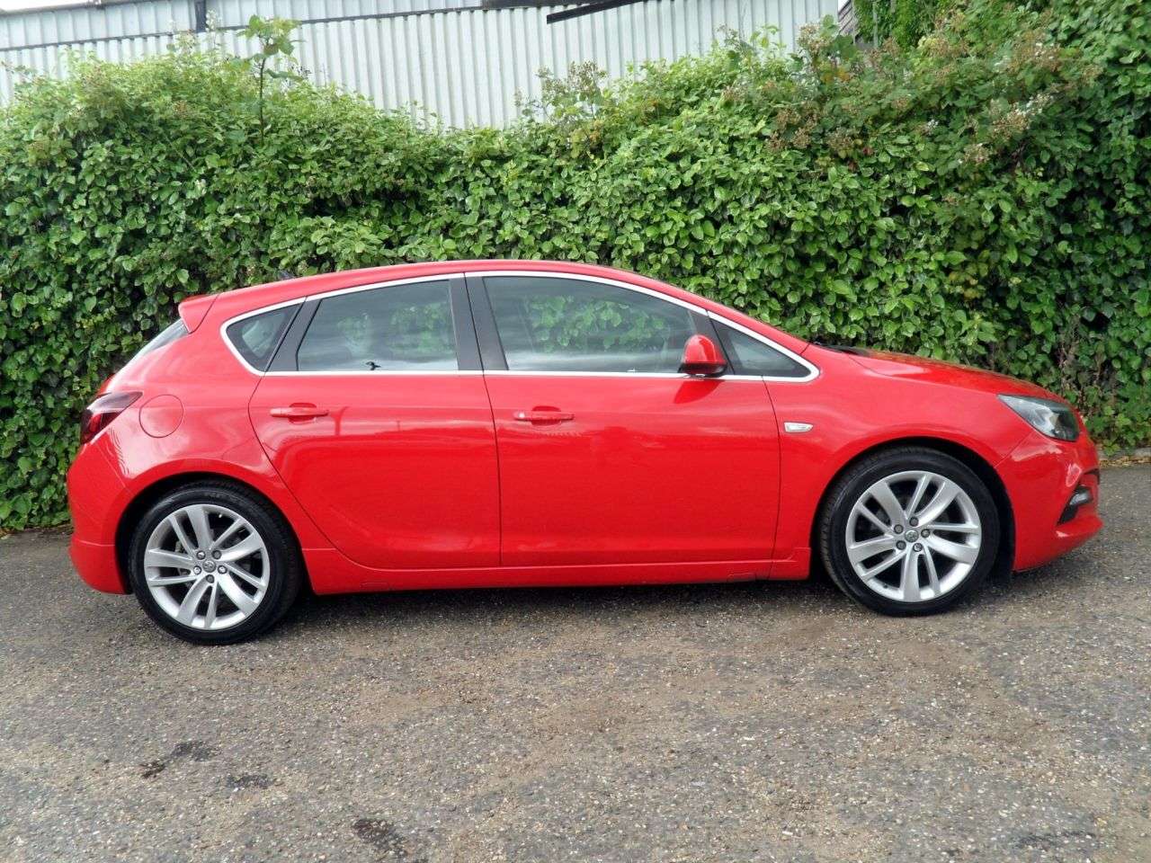 A 2015 VAUXHALL ASTRA 1.6i Tech Line GT Hatchback 5dr Petrol Manual Euro 6 (115 ps) Power Red Air A 2015 VAUXHALL ASTRA 1.6i Tech Line GT Hatchback 5dr Petrol Manual Euro 6 (115 ps) Power Red Air