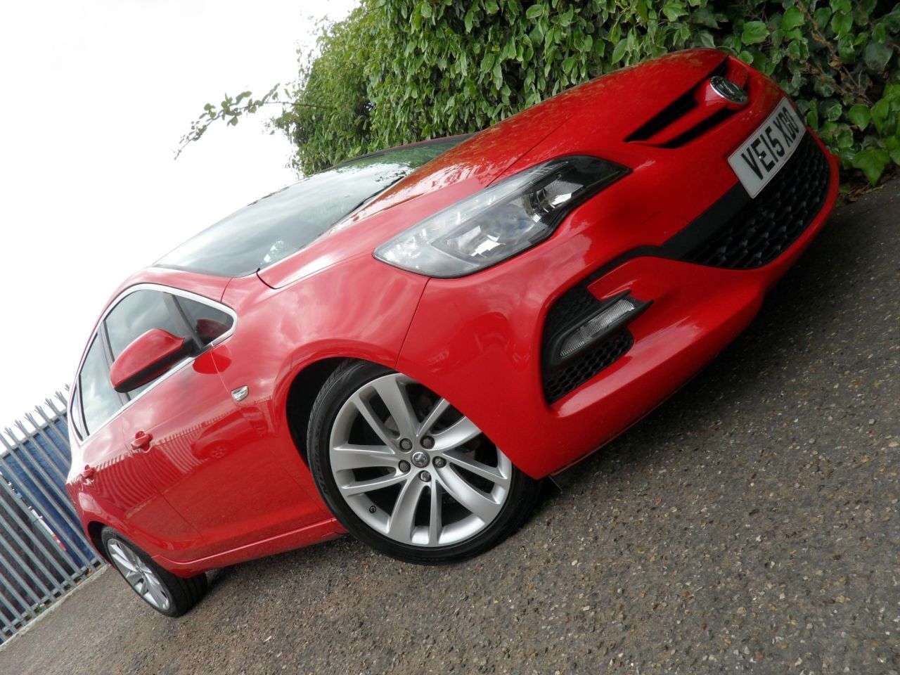 A 2015 VAUXHALL ASTRA 1.6i Tech Line GT Hatchback 5dr Petrol Manual Euro 6 (115 ps) Power Red Air A 2015 VAUXHALL ASTRA 1.6i Tech Line GT Hatchback 5dr Petrol Manual Euro 6 (115 ps) Power Red Air