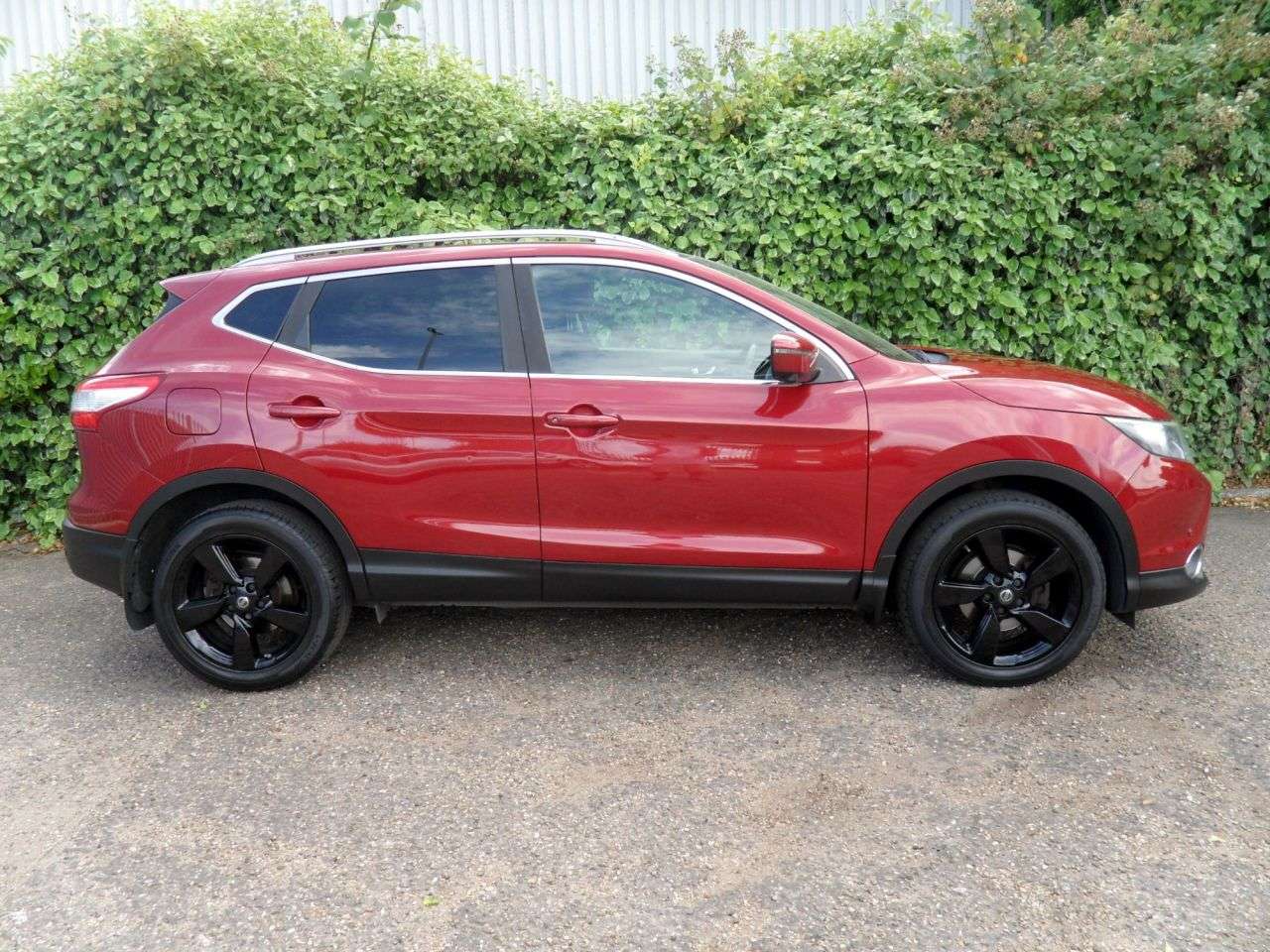 A 2014 NISSAN QASHQAI 1.2 DIG-T n-tec+ SUV 5dr Petrol Manual 2WD Euro 5 (s/s) (115 ps) Pan Roof S A 2014 NISSAN QASHQAI 1.2 DIG-T n-tec+ SUV 5dr Petrol Manual 2WD Euro 5 (s/s) (115 ps) Pan Roof S