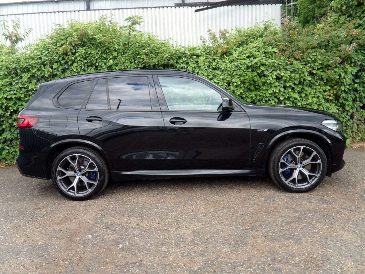 A 2021 BMW X5 3.0 45e 24kWh M Sport SUV 5dr Petrol Plug-in Hybrid Auto xDrive Euro 6 (s/s A 2021 BMW X5 3.0 45e 24kWh M Sport SUV 5dr Petrol Plug-in Hybrid Auto xDrive Euro 6 (s/s