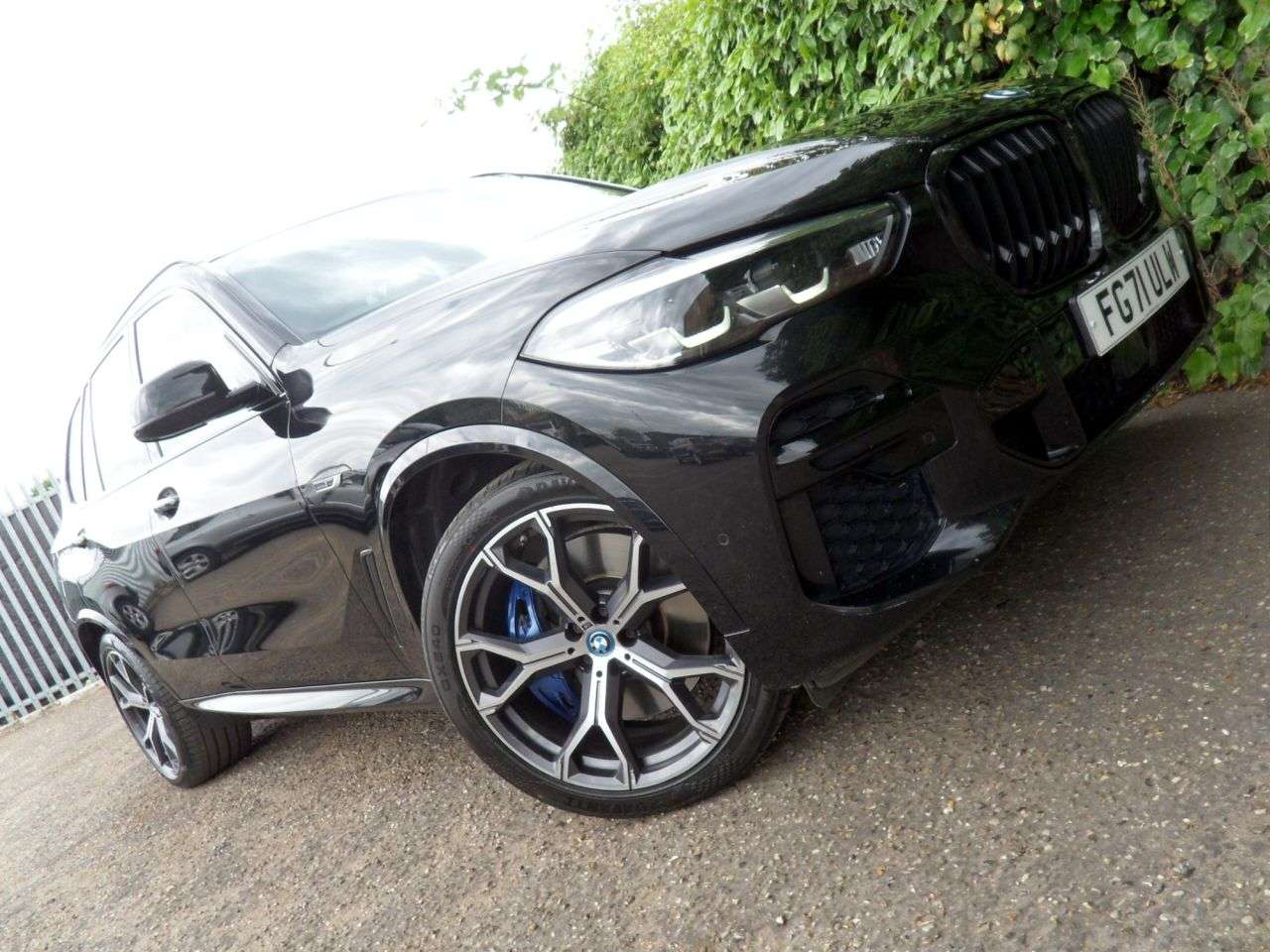 A 2021 BMW X5 3.0 45e 24kWh M Sport SUV 5dr Petrol Plug-in Hybrid Auto xDrive Euro 6 (s/s A 2021 BMW X5 3.0 45e 24kWh M Sport SUV 5dr Petrol Plug-in Hybrid Auto xDrive Euro 6 (s/s