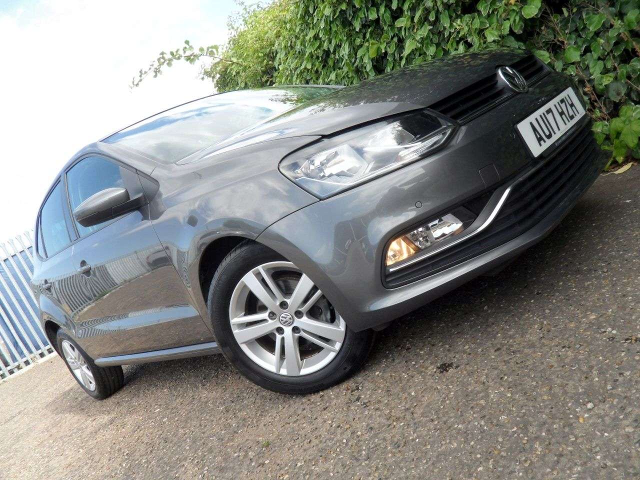 A 2017 VOLKSWAGEN POLO 1.2 TSI BlueMotion Tech Match Edition Hatchback 5dr Petrol DSG Euro 6 (s/s) A 2017 VOLKSWAGEN POLO 1.2 TSI BlueMotion Tech Match Edition Hatchback 5dr Petrol DSG Euro 6 (s/s)