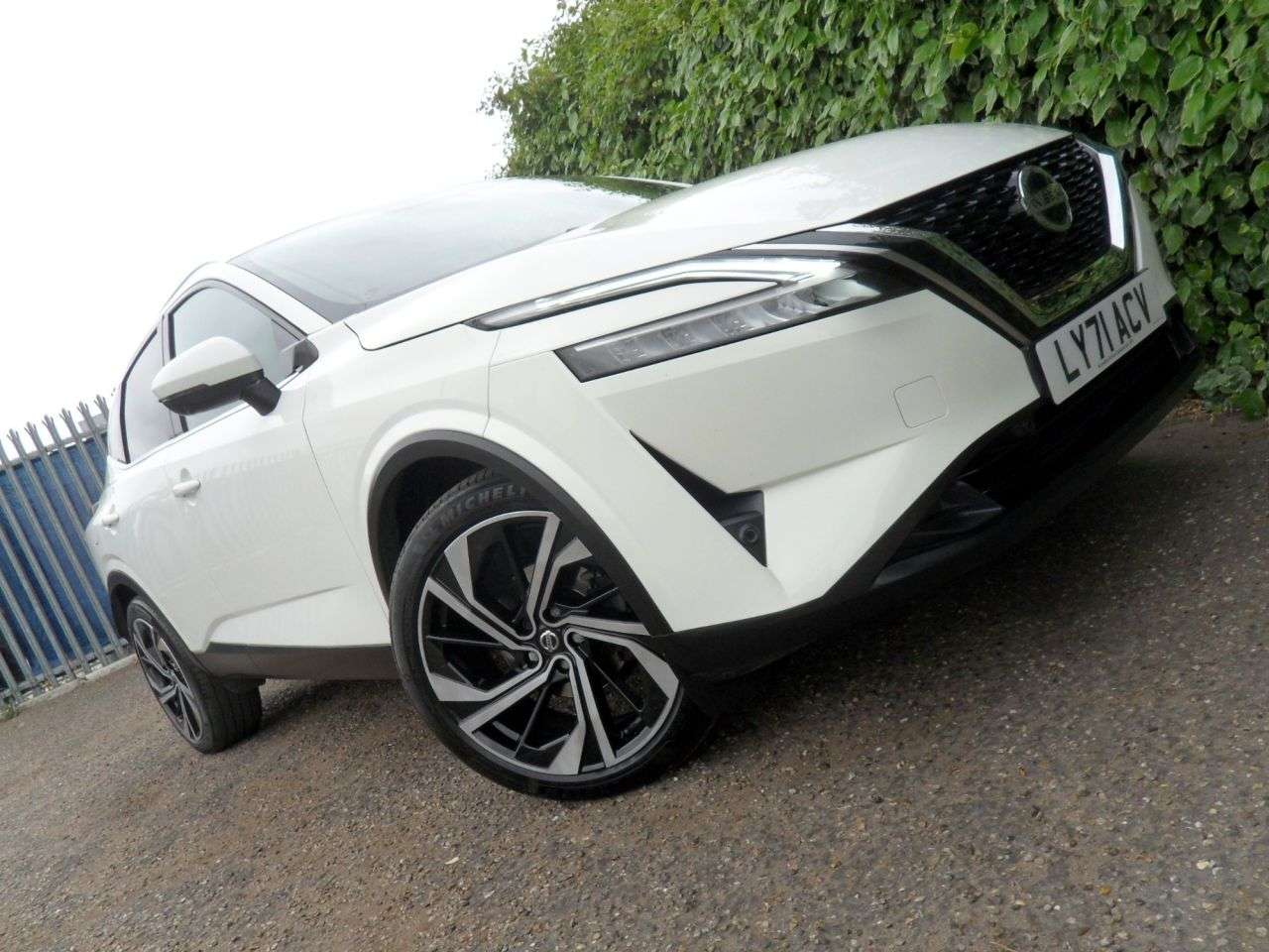 A 2021 NISSAN QASHQAI 1.3 DIG-T MHEV Tekna+ SUV 5dr Petrol Hybrid XTRON Euro 6 (s/s) (158 ps) Ser A 2021 NISSAN QASHQAI 1.3 DIG-T MHEV Tekna+ SUV 5dr Petrol Hybrid XTRON Euro 6 (s/s) (158 ps) Ser