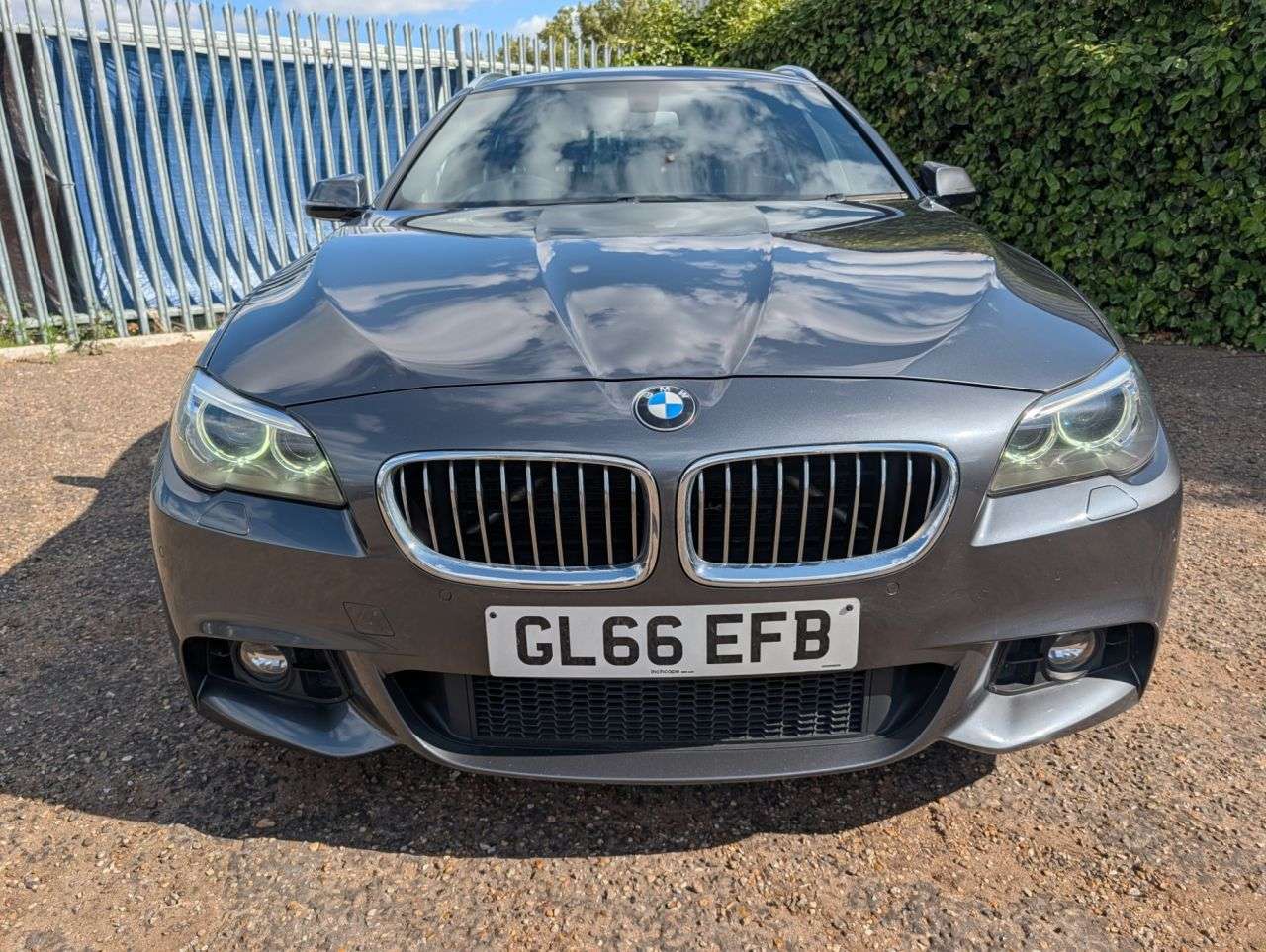 A 2016 BMW 5 SERIES 2.0 520d M Sport Touring 5dr Diesel Auto Euro 6 (s/s) (190 ps) £170 Tax - D A 2016 BMW 5 SERIES 2.0 520d M Sport Touring 5dr Diesel Auto Euro 6 (s/s) (190 ps) £170 Tax - D