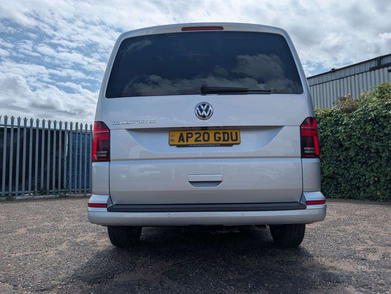 A 2020 VOLKSWAGEN TRANSPORTER 2.0 TDI T32 Highline Kombi Double Cab 5dr Diesel DSG FWD SWB Euro 6 (s/s) ( A 2020 VOLKSWAGEN TRANSPORTER 2.0 TDI T32 Highline Kombi Double Cab 5dr Diesel DSG FWD SWB Euro 6 (s/s) (