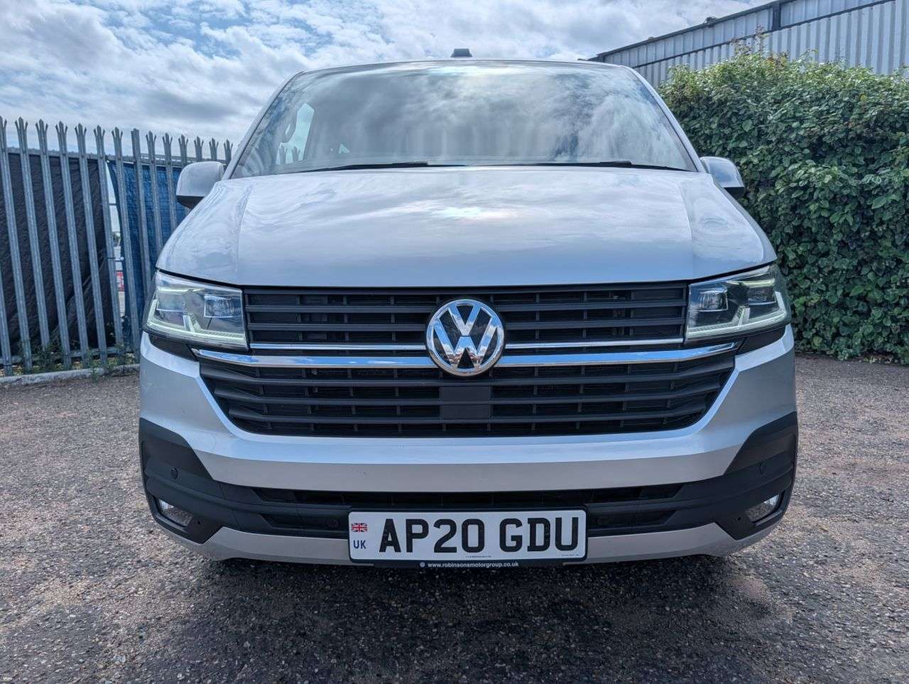 A 2020 VOLKSWAGEN TRANSPORTER 2.0 TDI T32 Highline Kombi Double Cab 5dr Diesel DSG FWD SWB Euro 6 (s/s) ( A 2020 VOLKSWAGEN TRANSPORTER 2.0 TDI T32 Highline Kombi Double Cab 5dr Diesel DSG FWD SWB Euro 6 (s/s) (