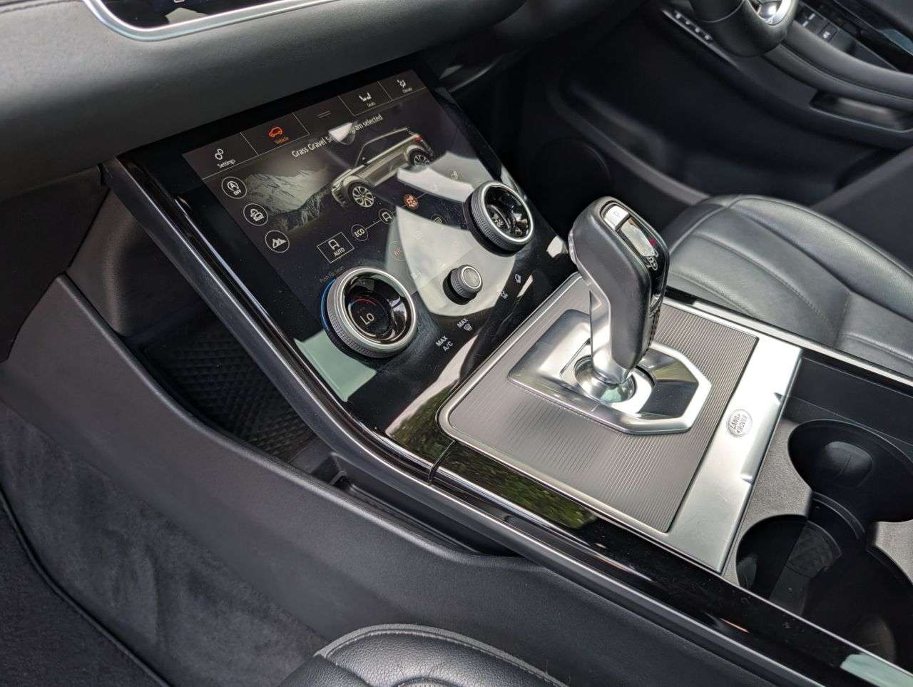 2019 LAND ROVER RANGE ROVER EVOQUE 2019 LAND ROVER RANGE ROVER EVOQUE