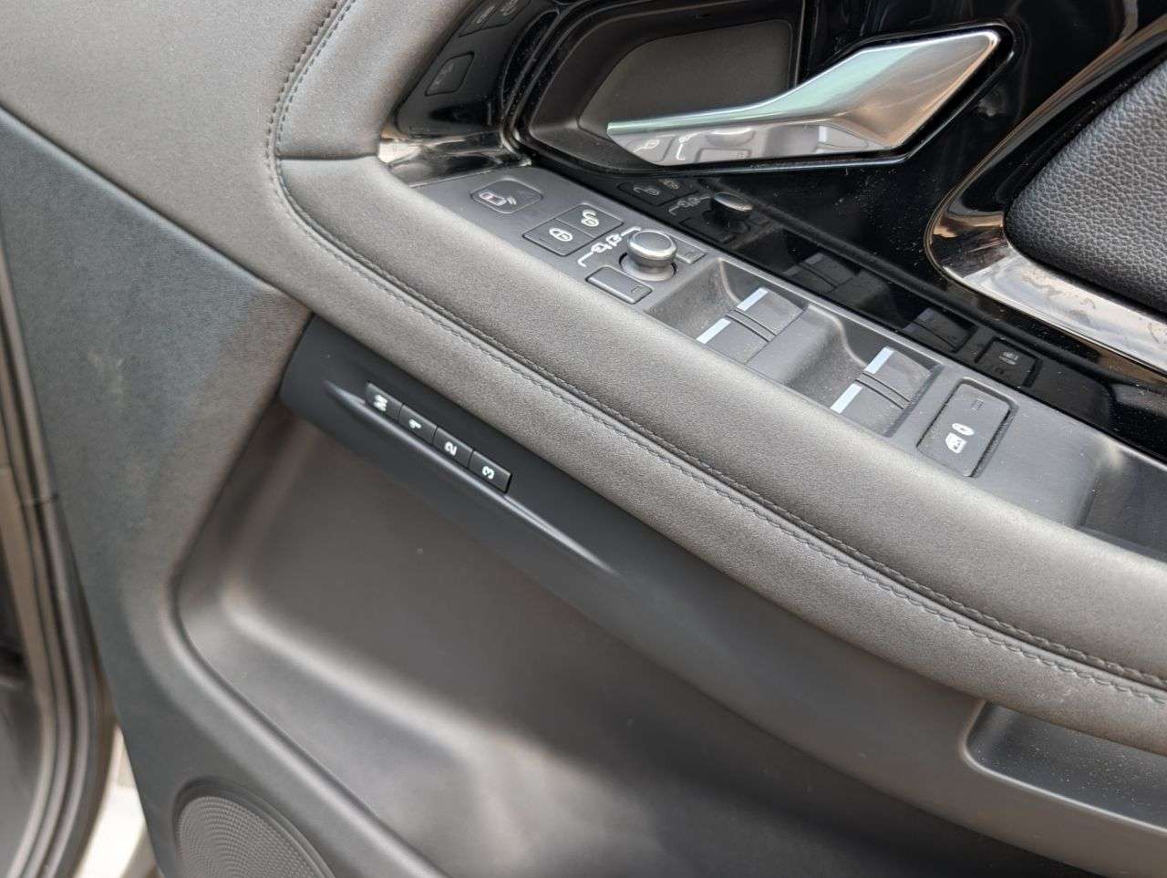 2019 LAND ROVER RANGE ROVER EVOQUE 2019 LAND ROVER RANGE ROVER EVOQUE