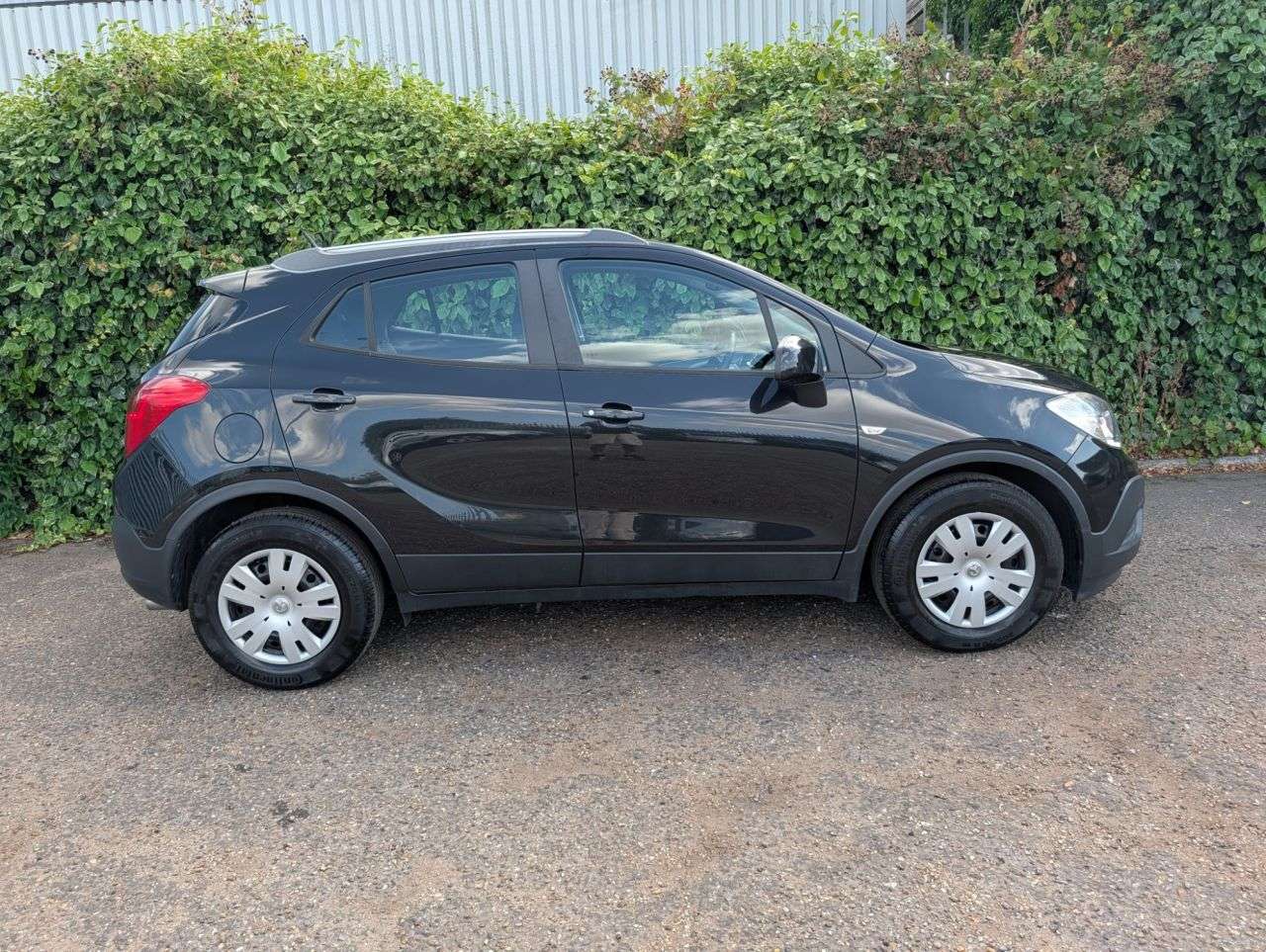 A 2013 VAUXHALL MOKKA 1.6 S SUV 5dr Petrol Manual 2WD Euro 5 (s/s) (115 ps) FSH 11 Stamps Four Ne A 2013 VAUXHALL MOKKA 1.6 S SUV 5dr Petrol Manual 2WD Euro 5 (s/s) (115 ps) FSH 11 Stamps Four Ne
