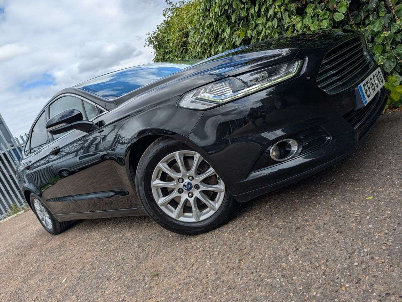 A 2015 FORD MONDEO 1.6 TDCi ECOnetic Titanium Hatchback 5dr Diesel Manual Euro 5 (s/s) (115 ps A 2015 FORD MONDEO 1.6 TDCi ECOnetic Titanium Hatchback 5dr Diesel Manual Euro 5 (s/s) (115 ps