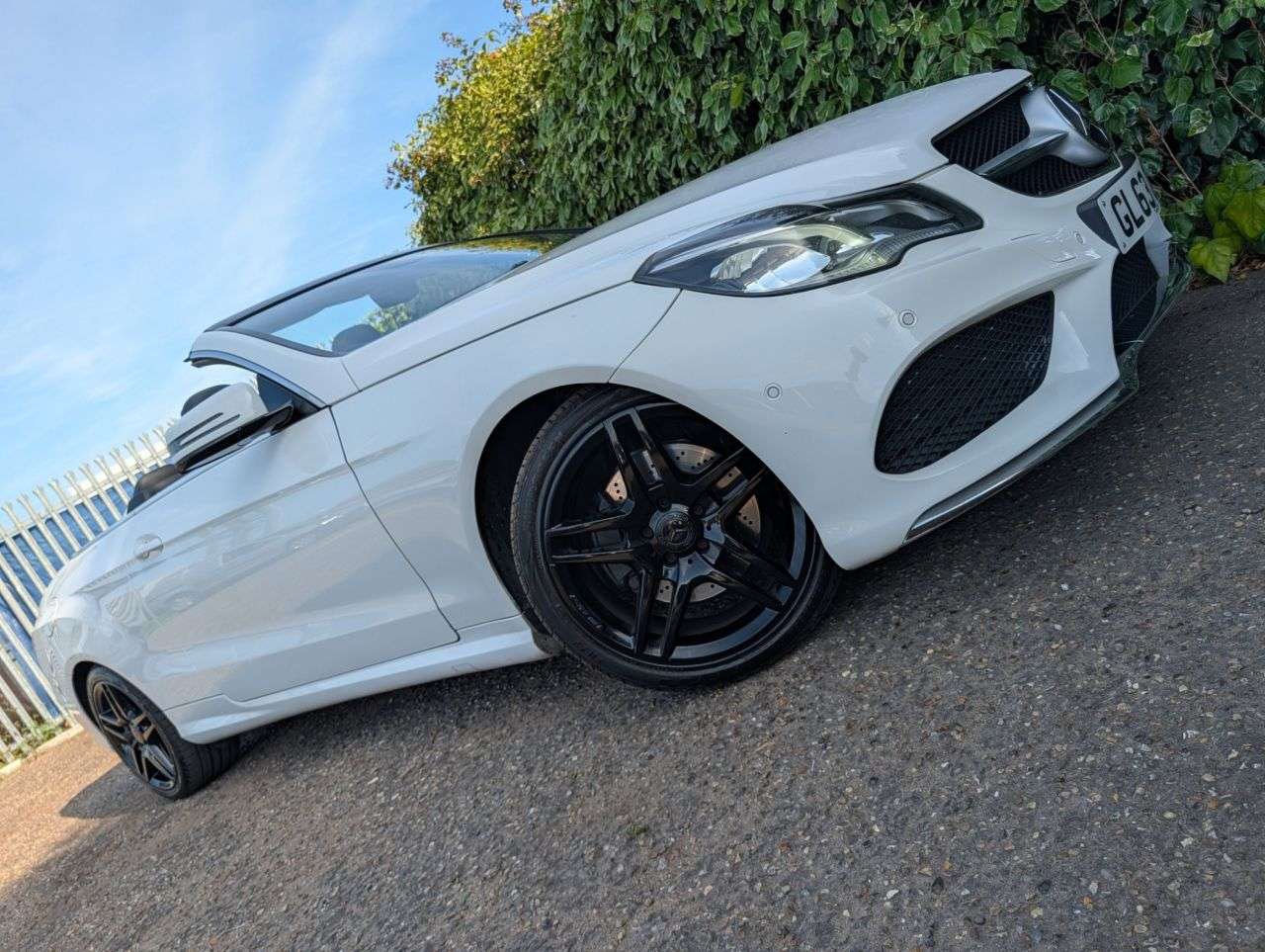 A 2014 MERCEDES-BENZ E CLASS 2.1 E220 CDI AMG Sport Cabriolet 2dr Diesel G-Tronic+ Euro 5 (s/s) (170 ps) A 2014 MERCEDES-BENZ E CLASS 2.1 E220 CDI AMG Sport Cabriolet 2dr Diesel G-Tronic+ Euro 5 (s/s) (170 ps)