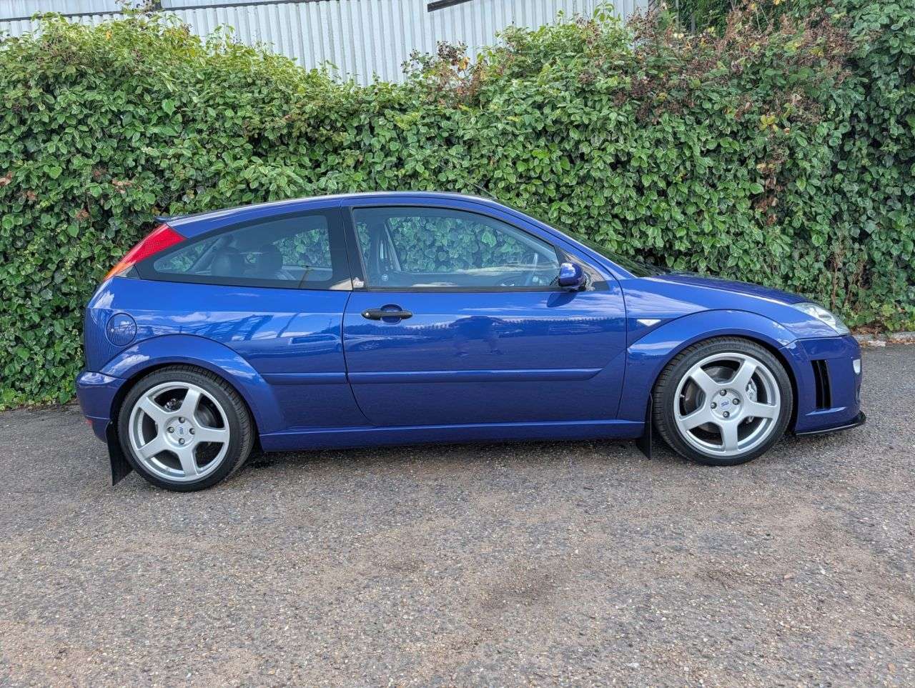 A 2003 FORD FOCUS 2.0 RS Hatchback 3dr Petrol Manual (237 g/km, 213 bhp) 23 Ford Services - S A 2003 FORD FOCUS 2.0 RS Hatchback 3dr Petrol Manual (237 g/km, 213 bhp) 23 Ford Services - S