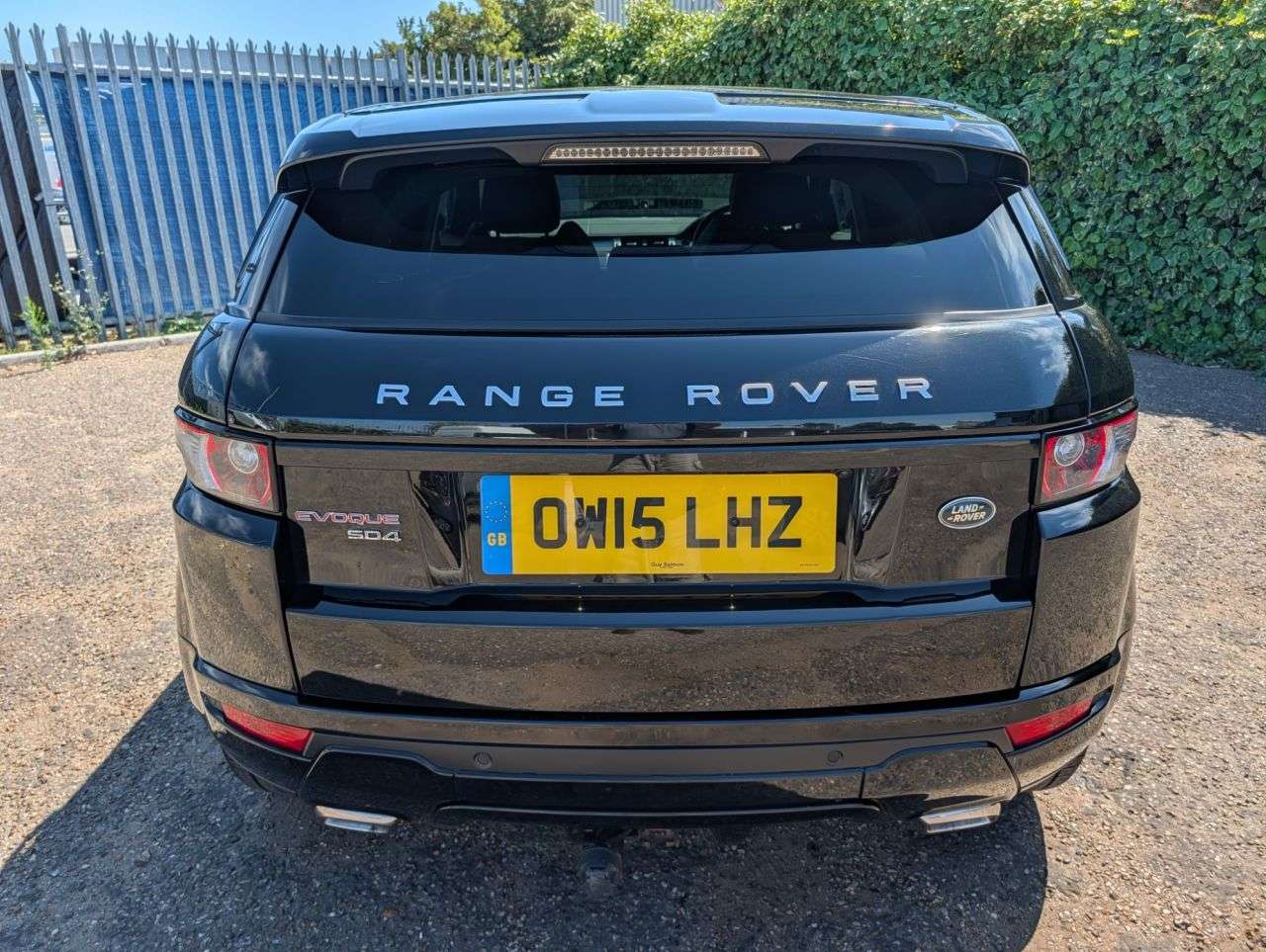 A 2015 LAND ROVER RANGE ROVER EVOQUE 2.2 SD4 Dynamic SUV 5dr Diesel Auto 4WD Euro 5 (s/s) (190 ps) PanRoof20"All A 2015 LAND ROVER RANGE ROVER EVOQUE 2.2 SD4 Dynamic SUV 5dr Diesel Auto 4WD Euro 5 (s/s) (190 ps) PanRoof20"All