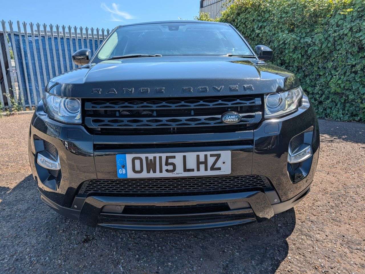 A 2015 LAND ROVER RANGE ROVER EVOQUE 2.2 SD4 Dynamic SUV 5dr Diesel Auto 4WD Euro 5 (s/s) (190 ps) PanRoof20"All A 2015 LAND ROVER RANGE ROVER EVOQUE 2.2 SD4 Dynamic SUV 5dr Diesel Auto 4WD Euro 5 (s/s) (190 ps) PanRoof20"All