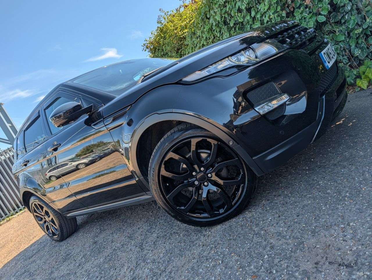 A 2015 LAND ROVER RANGE ROVER EVOQUE 2.2 SD4 Dynamic SUV 5dr Diesel Auto 4WD Euro 5 (s/s) (190 ps) PanRoof20"All A 2015 LAND ROVER RANGE ROVER EVOQUE 2.2 SD4 Dynamic SUV 5dr Diesel Auto 4WD Euro 5 (s/s) (190 ps) PanRoof20"All