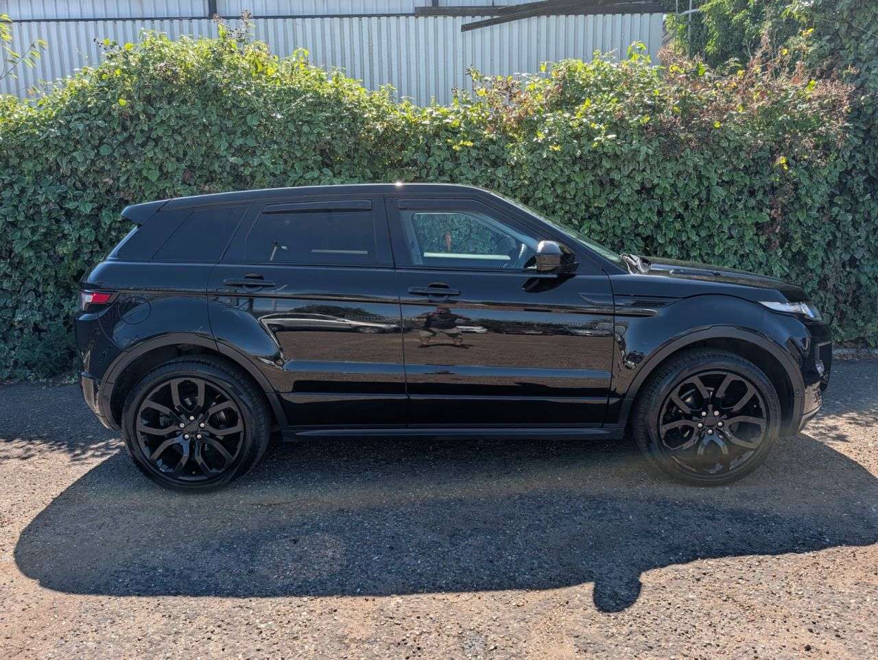 A 2015 LAND ROVER RANGE ROVER EVOQUE 2.2 SD4 Dynamic SUV 5dr Diesel Auto 4WD Euro 5 (s/s) (190 ps) PanRoof20"All A 2015 LAND ROVER RANGE ROVER EVOQUE 2.2 SD4 Dynamic SUV 5dr Diesel Auto 4WD Euro 5 (s/s) (190 ps) PanRoof20"All