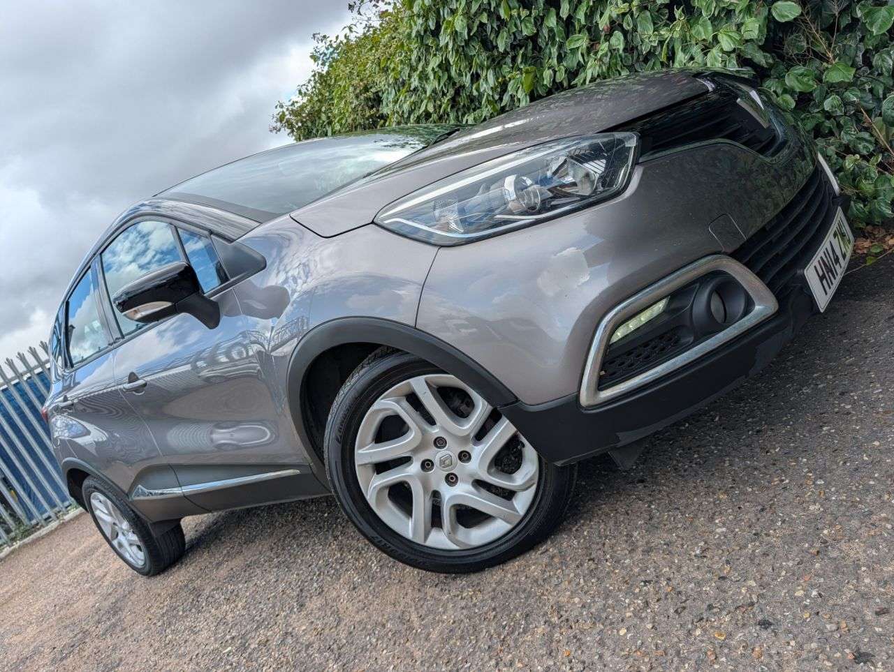A 2014 RENAULT CAPTUR 1.5 dCi ENERGY Dynamique MediaNav SUV 5dr Diesel Manual Euro 5 (s/s) (90 ps A 2014 RENAULT CAPTUR 1.5 dCi ENERGY Dynamique MediaNav SUV 5dr Diesel Manual Euro 5 (s/s) (90 ps