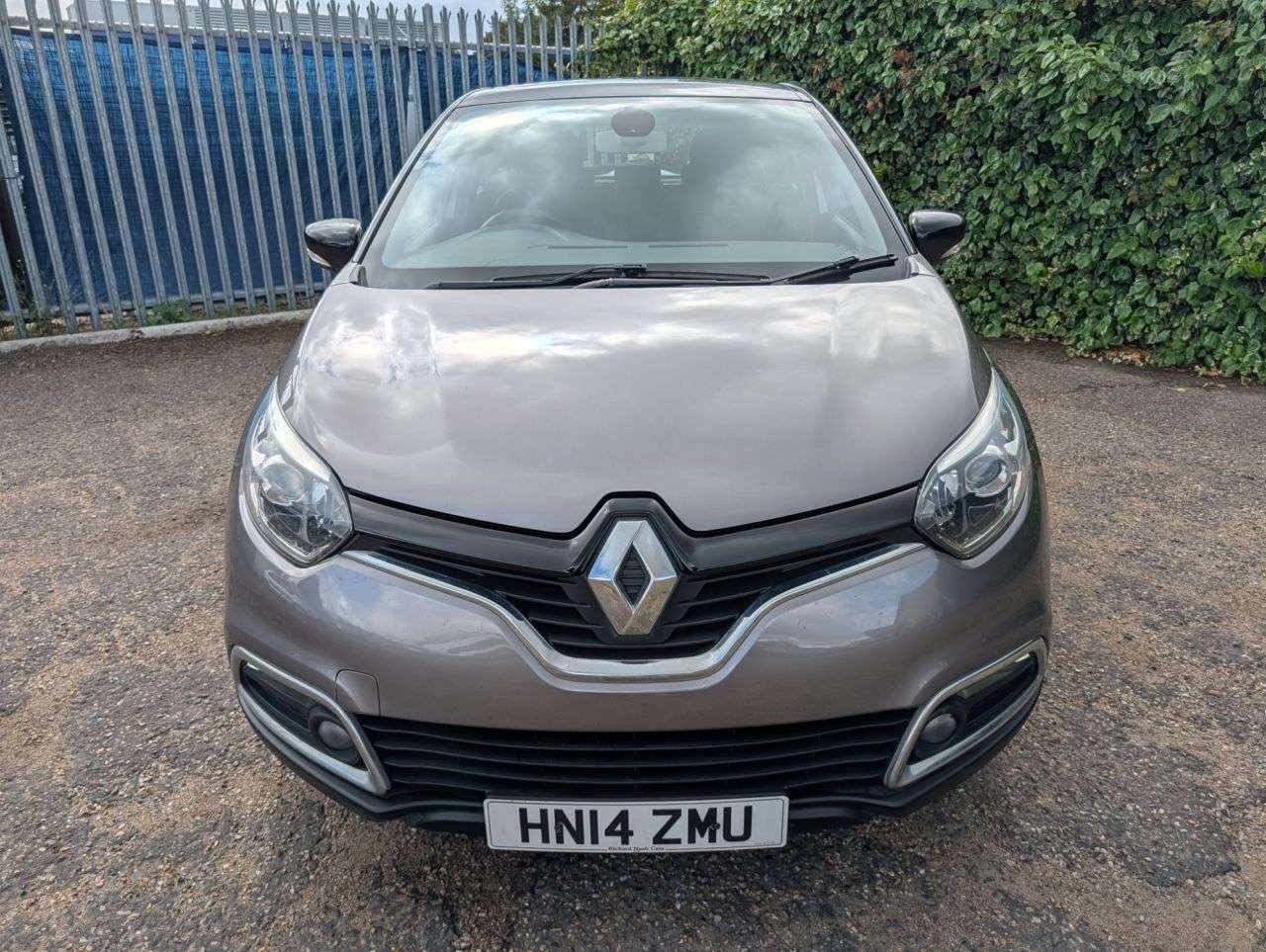 A 2014 RENAULT CAPTUR 1.5 dCi ENERGY Dynamique MediaNav SUV 5dr Diesel Manual Euro 5 (s/s) (90 ps A 2014 RENAULT CAPTUR 1.5 dCi ENERGY Dynamique MediaNav SUV 5dr Diesel Manual Euro 5 (s/s) (90 ps